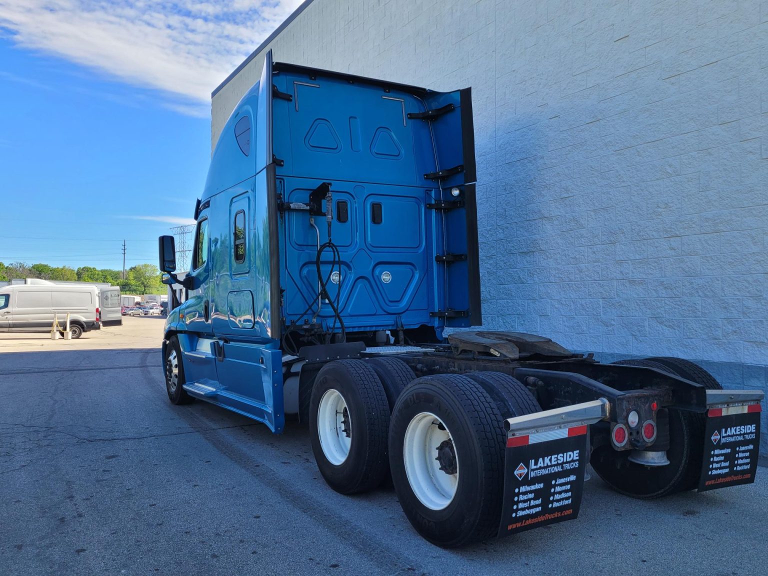 2017 FREIGHTLINER CASCADIA Lakeside International Trucks