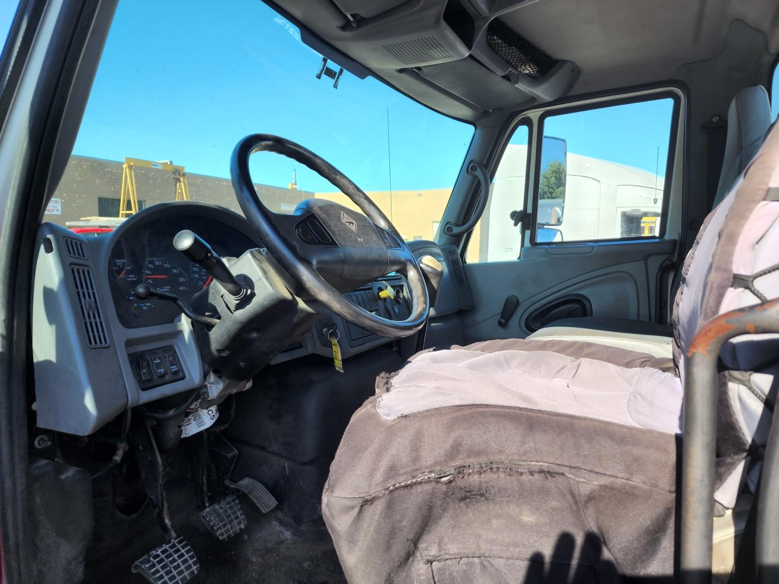 2006 INTERNATIONAL 4300 Lakeside International Trucks