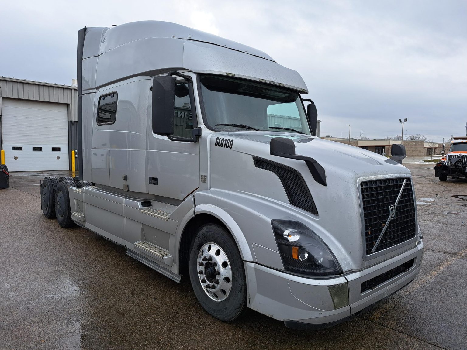 2017 Volvo VNL64T - Lakeside International Trucks