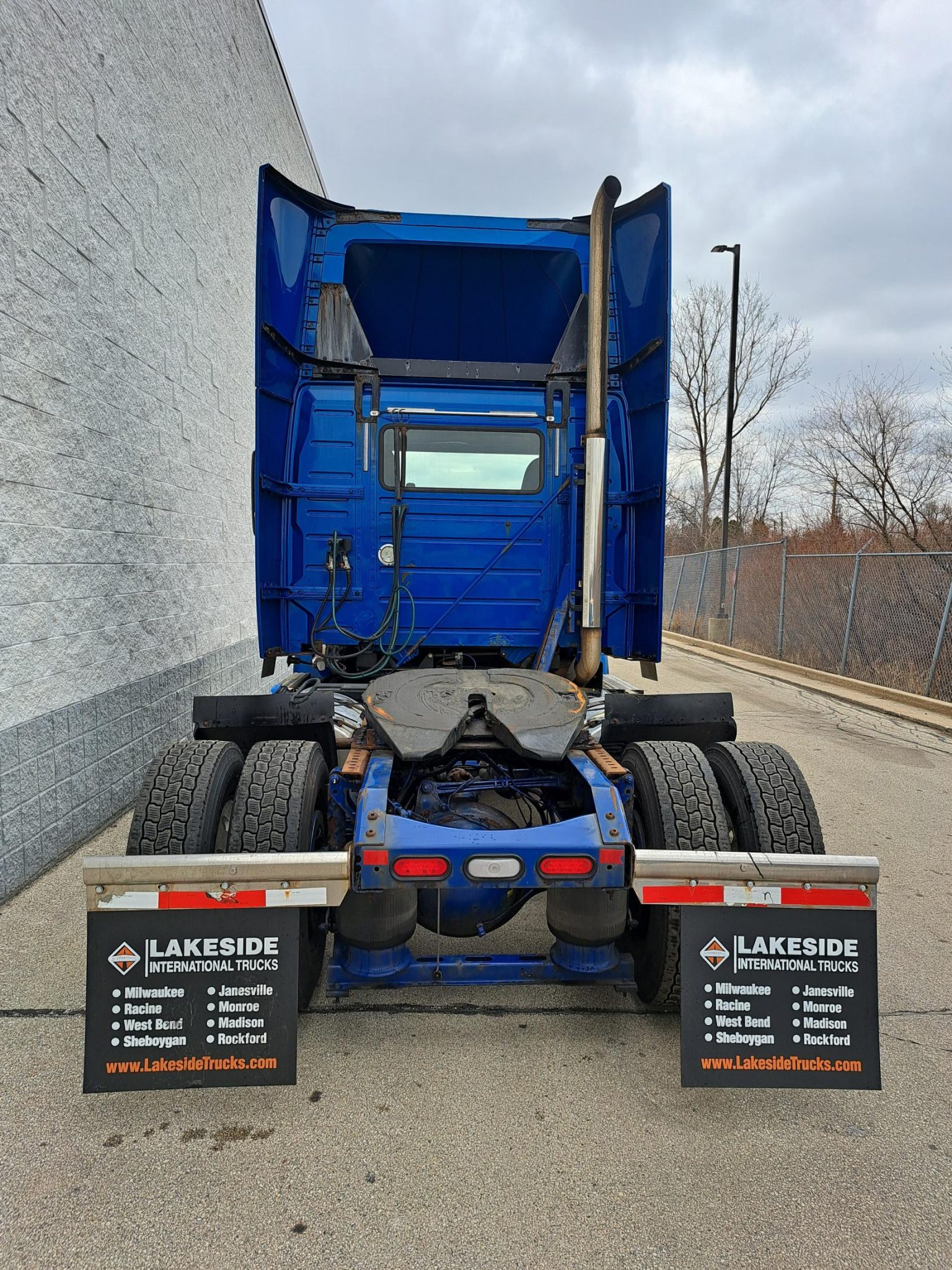 2012 VOLVO VNM64T Lakeside International Trucks
