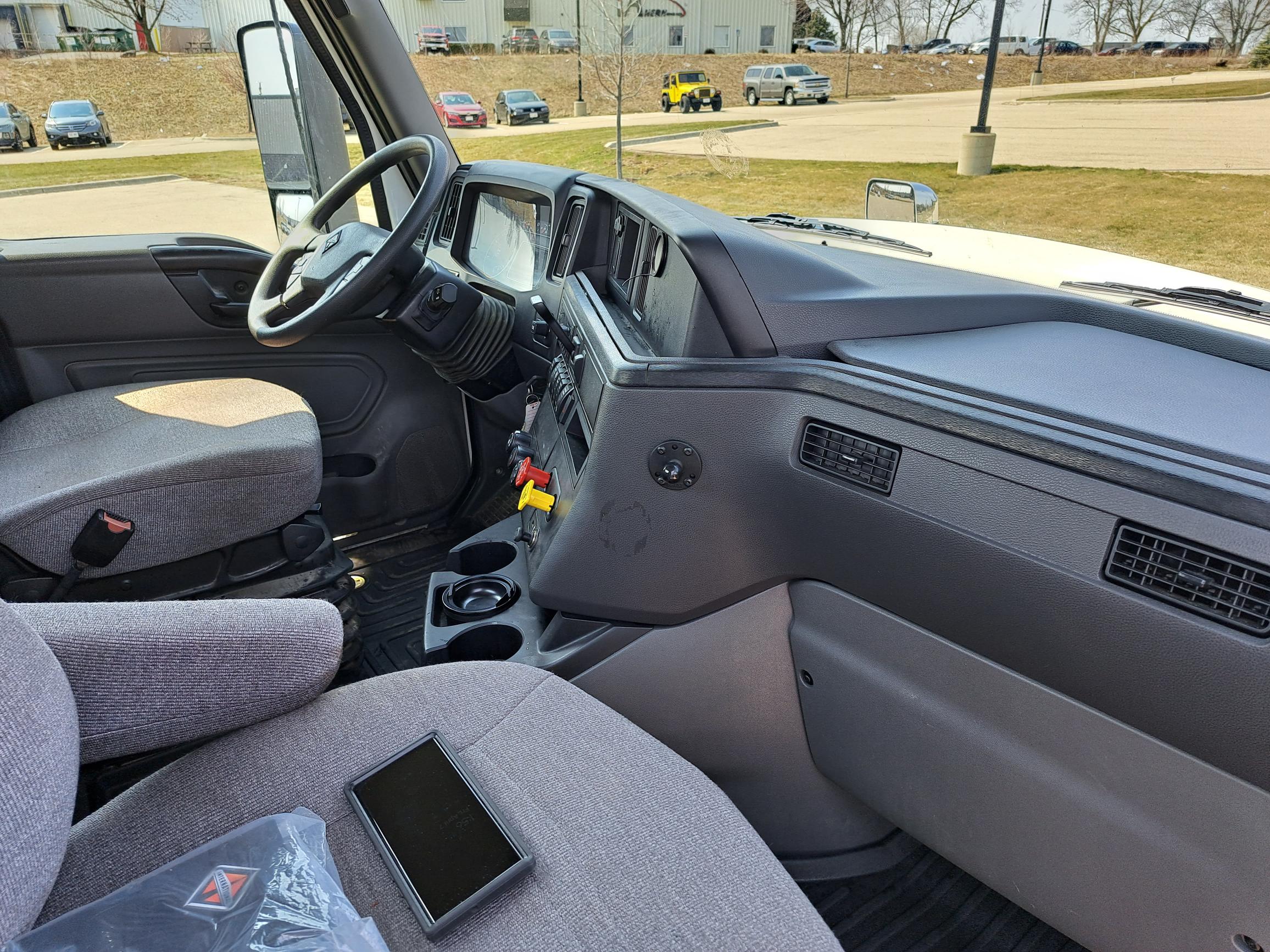 2018 International LT Sleeper Semi Truck - 73