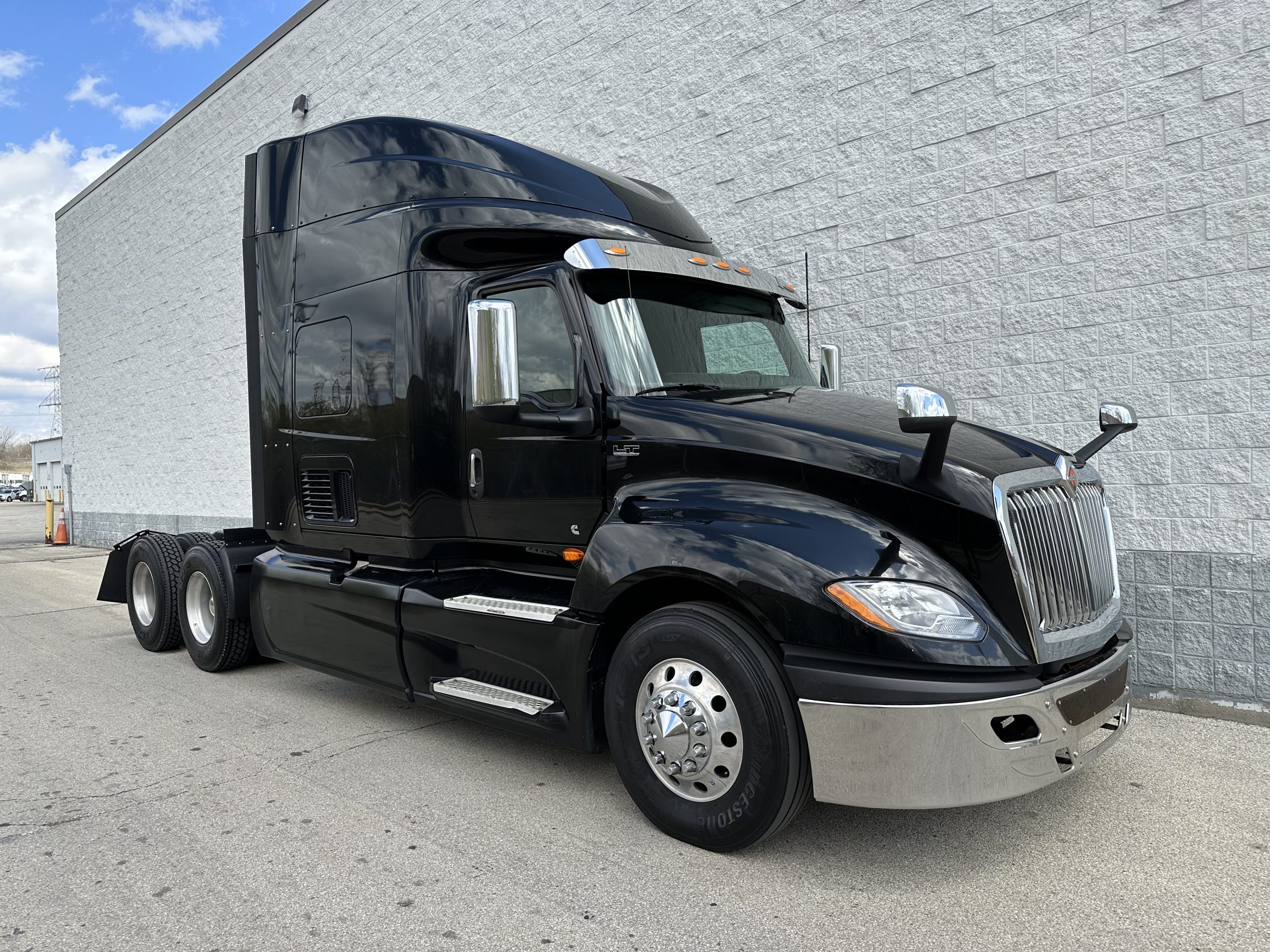 2019 INTERNATIONAL LT625 - Lakeside International Trucks