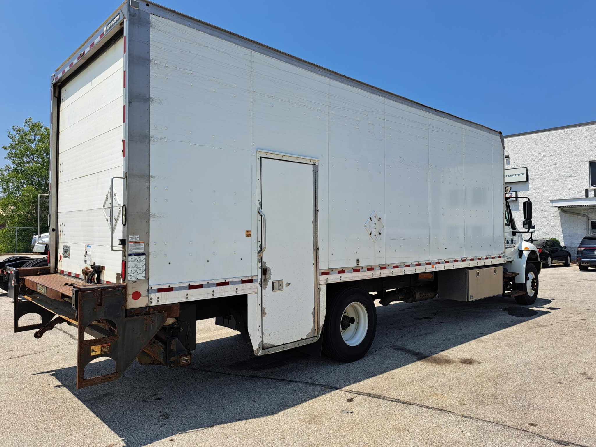 2016 INTERNATIONAL 4300 Lakeside International Trucks