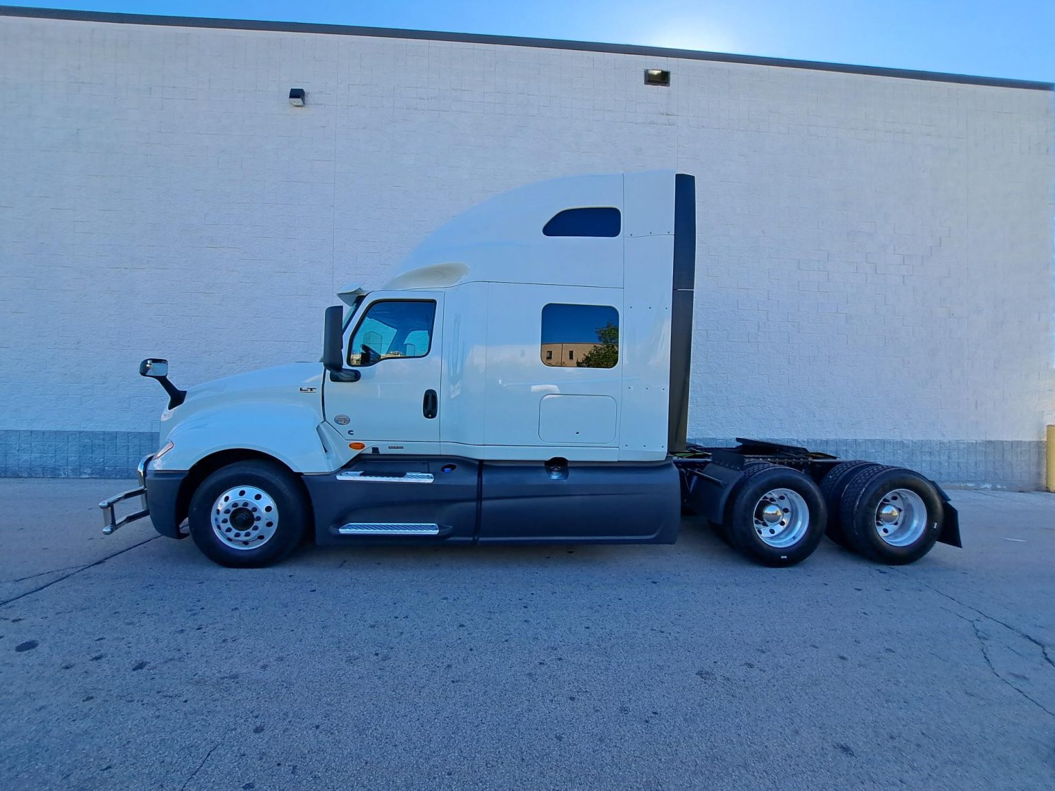 2022 INTERNATIONAL LT625 Lakeside International Trucks