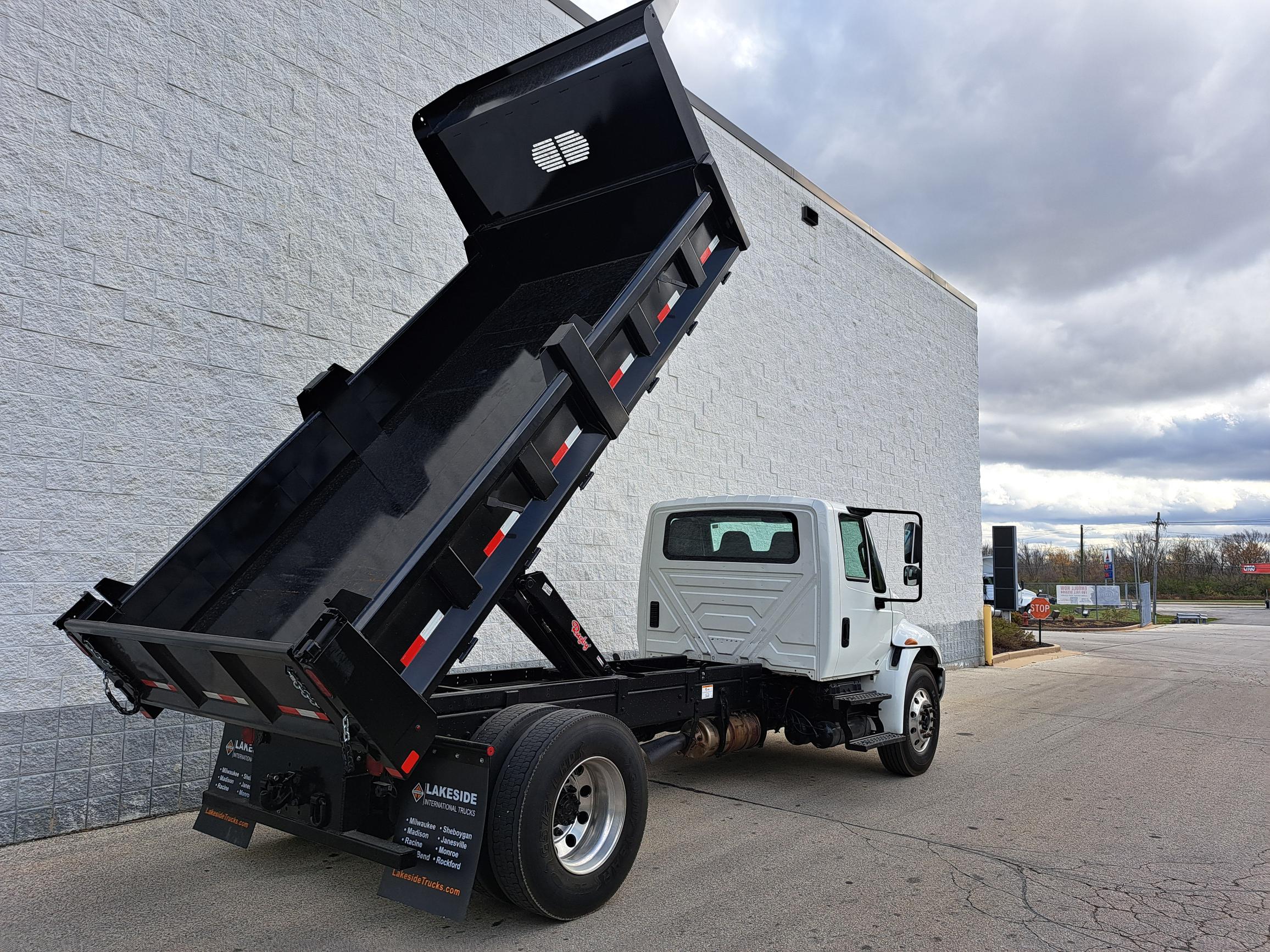 2018 INTERNATIONAL 4300 - image 4 of 6