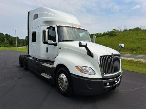 2023 INTERNATIONAL LT625 UT18027-01