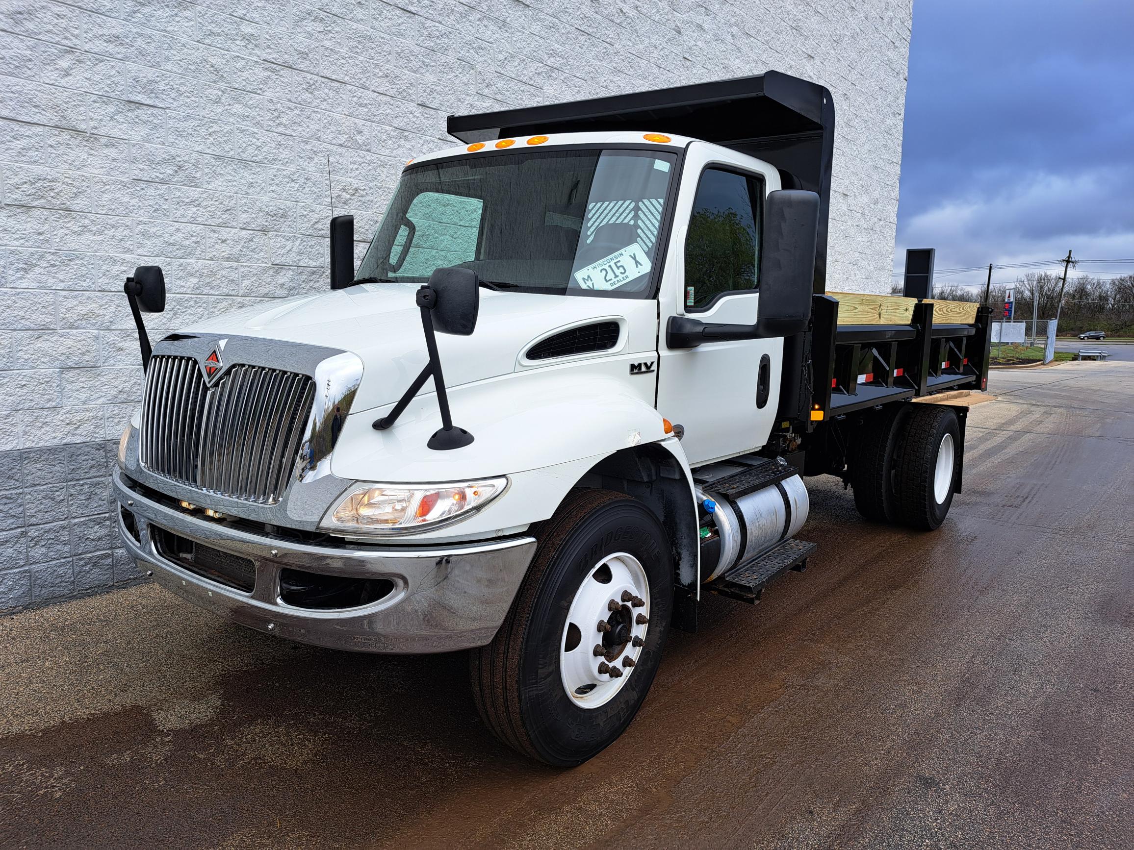 2020 INTERNATIONAL MV607 - image 3 of 6