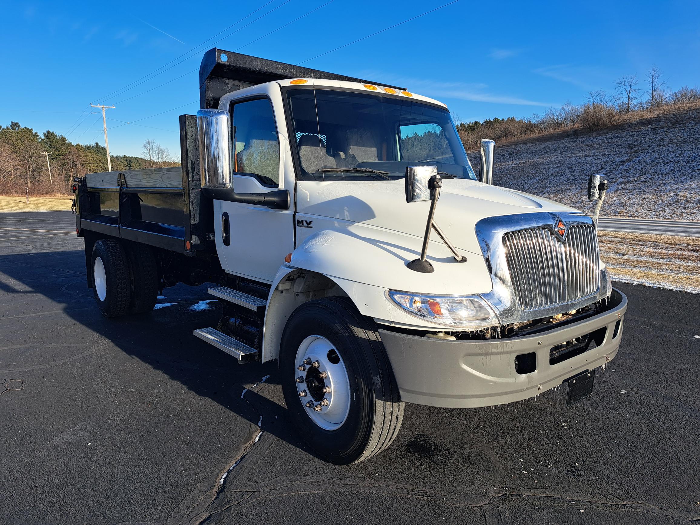 2019 INTERNATIONAL MV607 - image 1 of 6