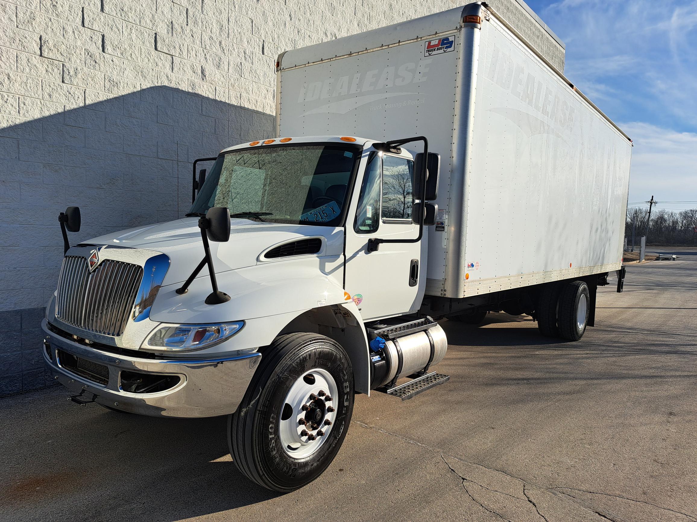 2019 INTERNATIONAL 4300 - image 3 of 6