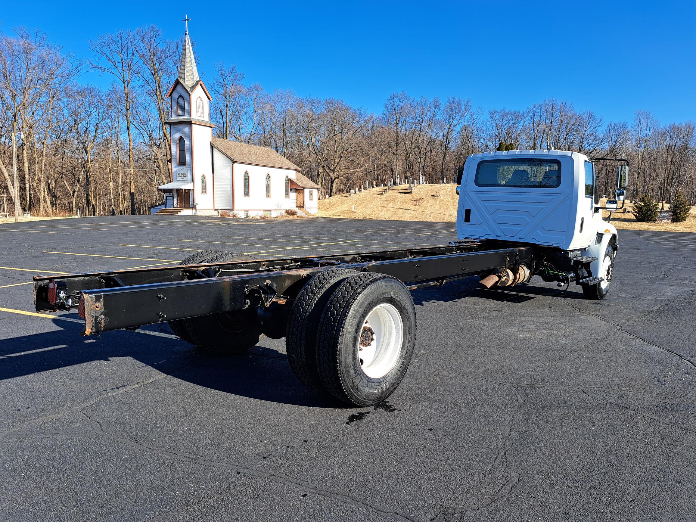 2019 INTERNATIONAL 4300 - image 2 of 6