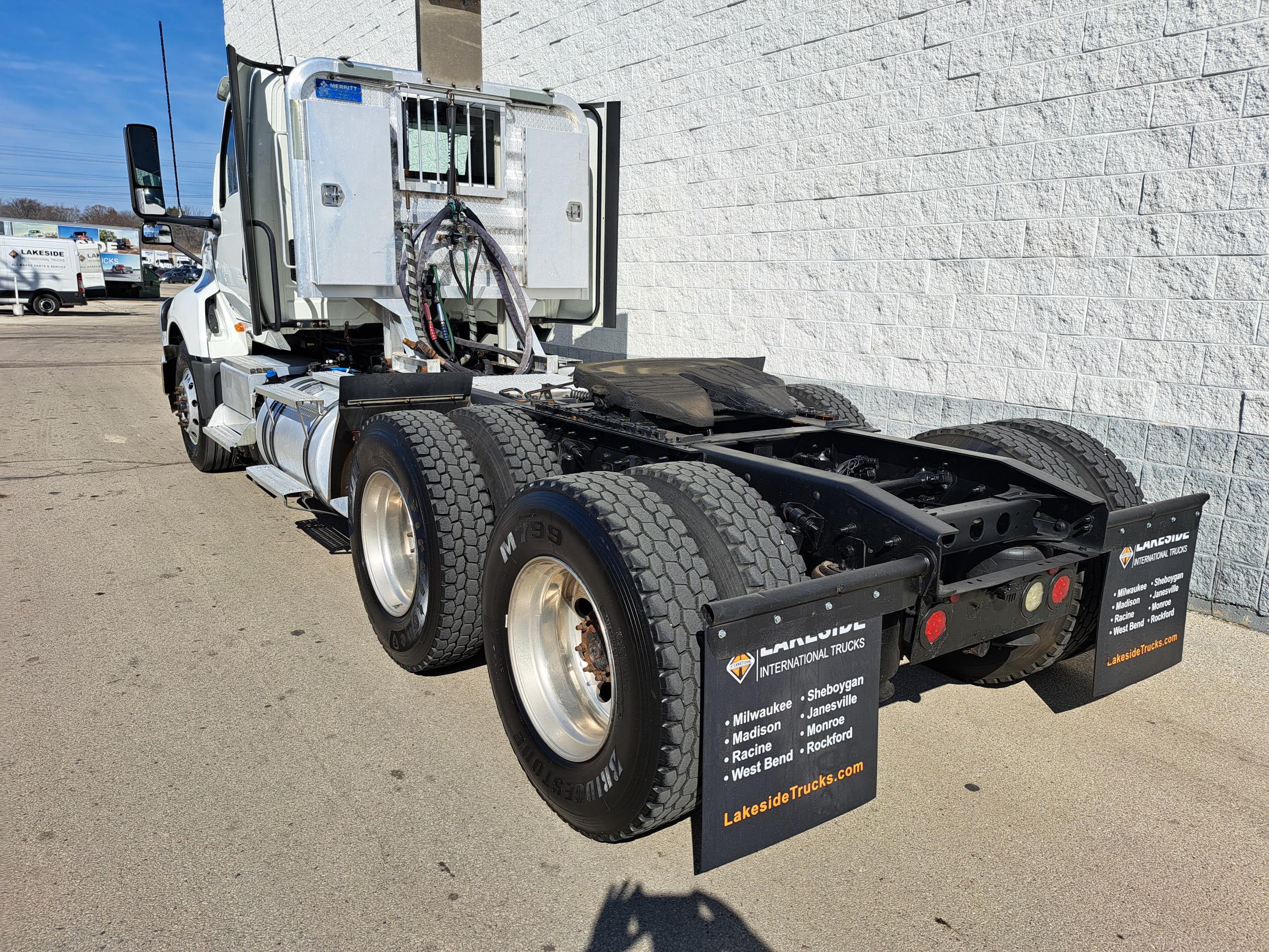 2019 INTERNATIONAL LT625 - image 4 of 6