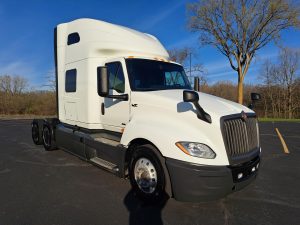 2021 INTERNATIONAL LT625 UT18084-01