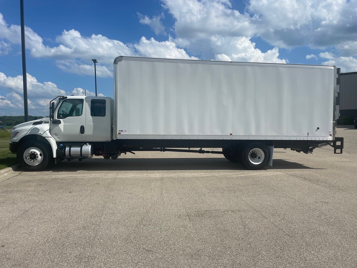 2025 International MV607 - image 2 of 4