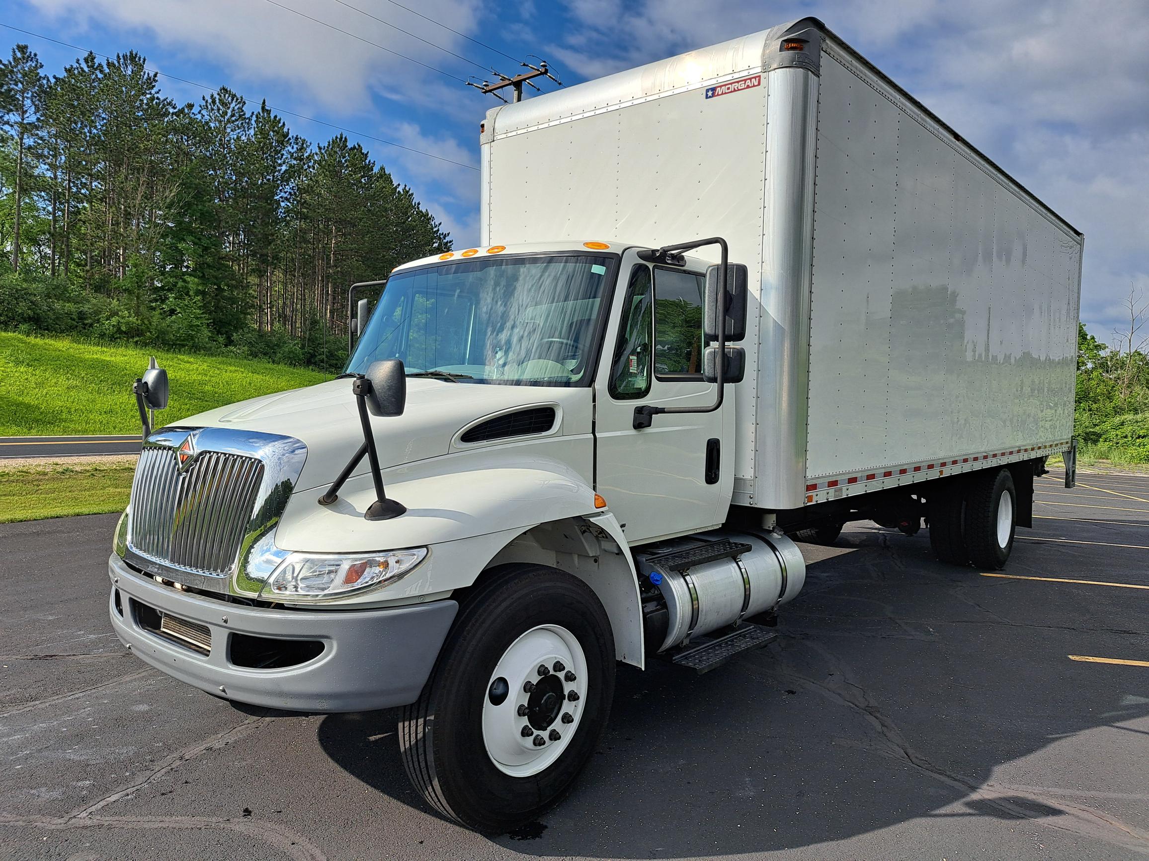 2019 INTERNATIONAL 4300 - image 3 of 6