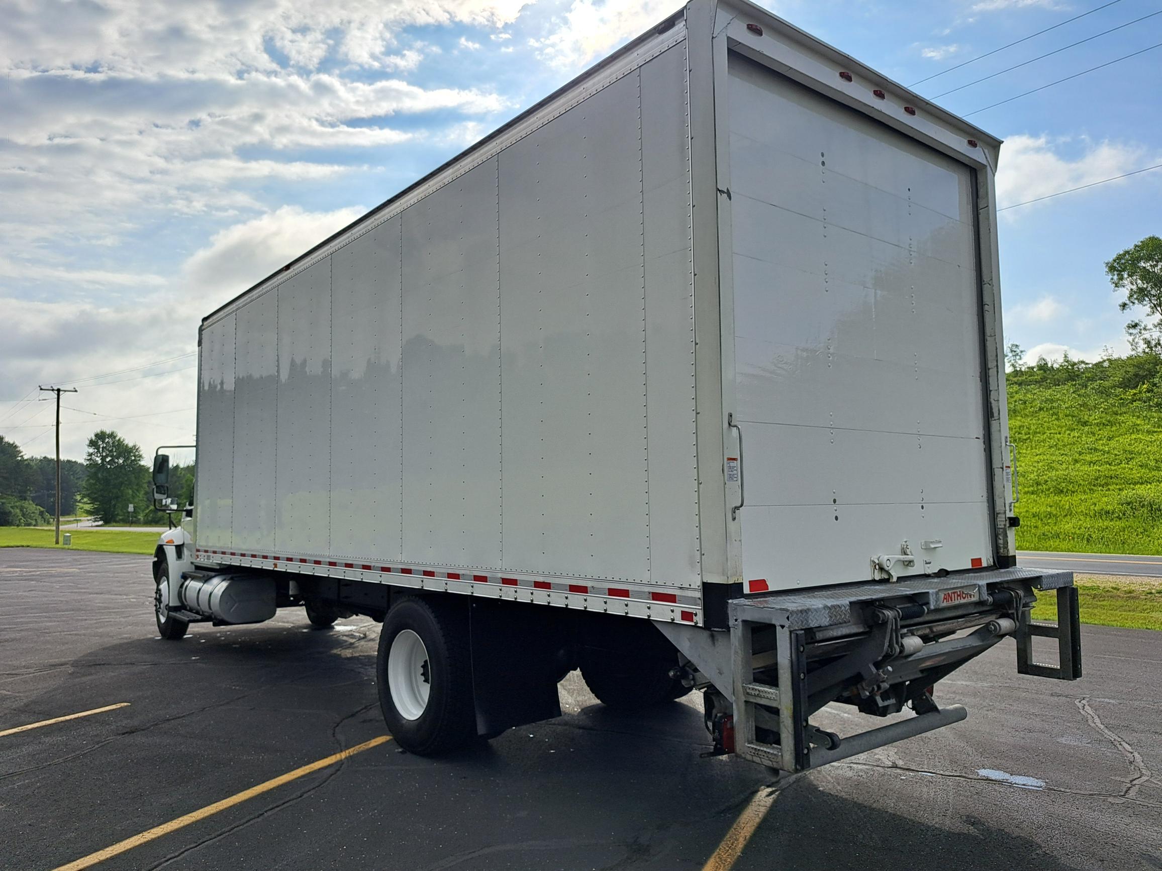 2019 INTERNATIONAL 4300 - image 4 of 6