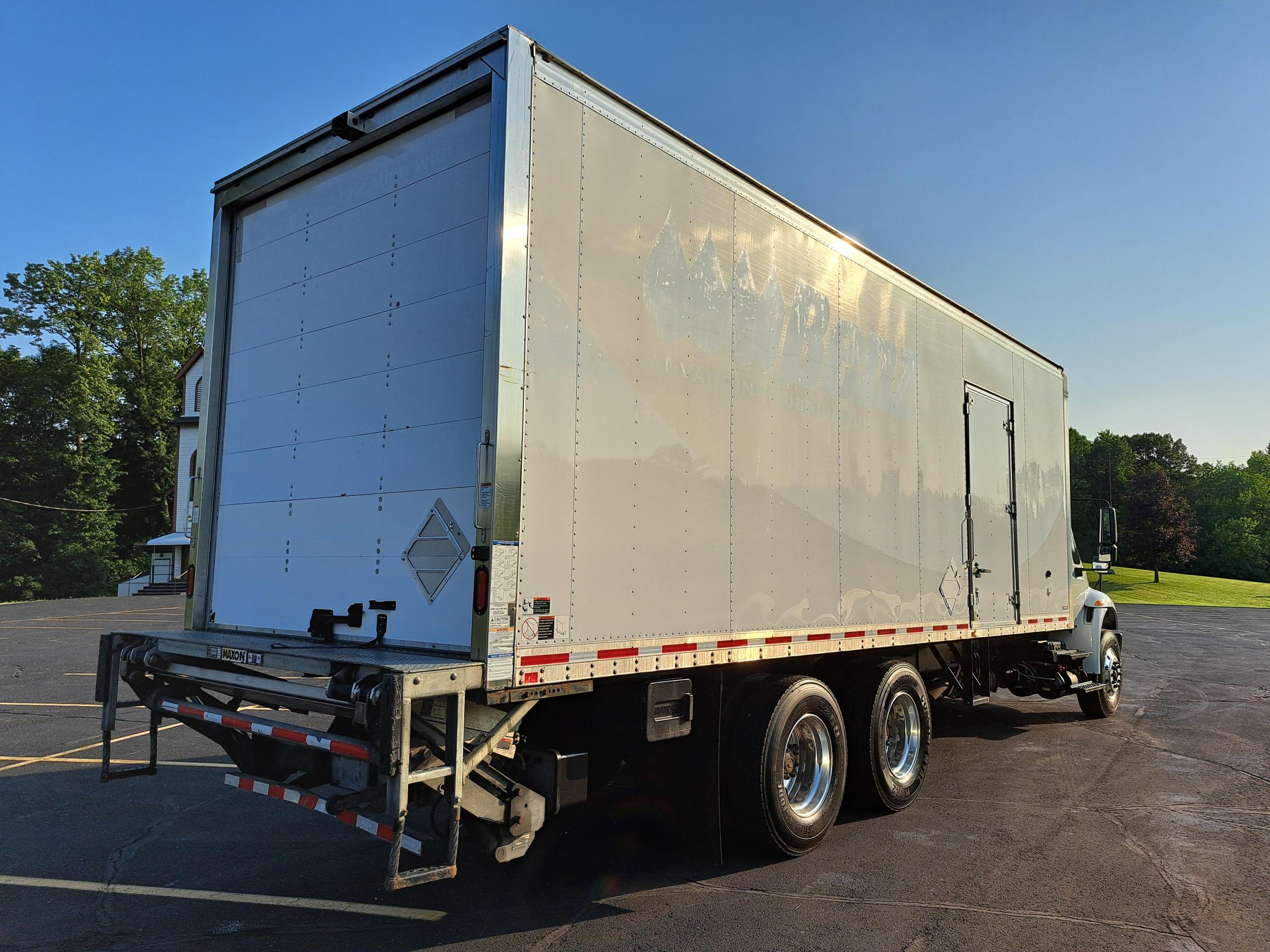 2019 INTERNATIONAL 4400 - image 2 of 6