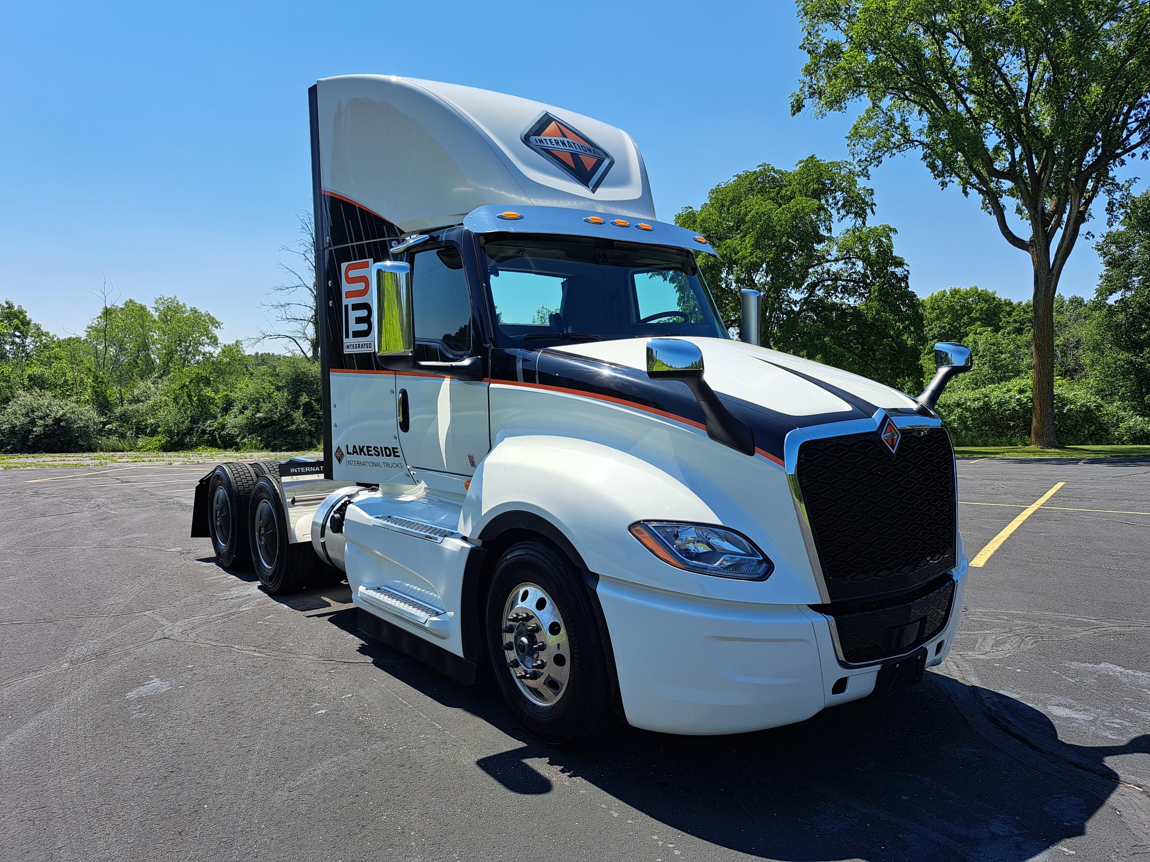 2025 INTERNATIONAL LT625 - image 1 of 6