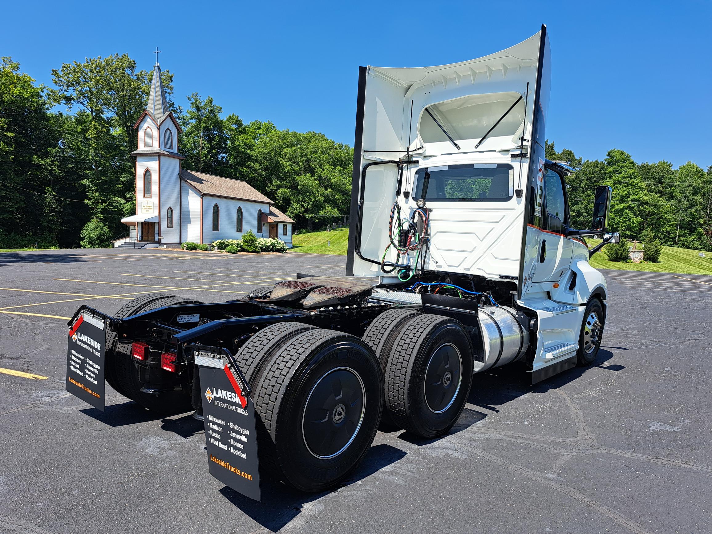 2025 INTERNATIONAL LT625 - image 2 of 6