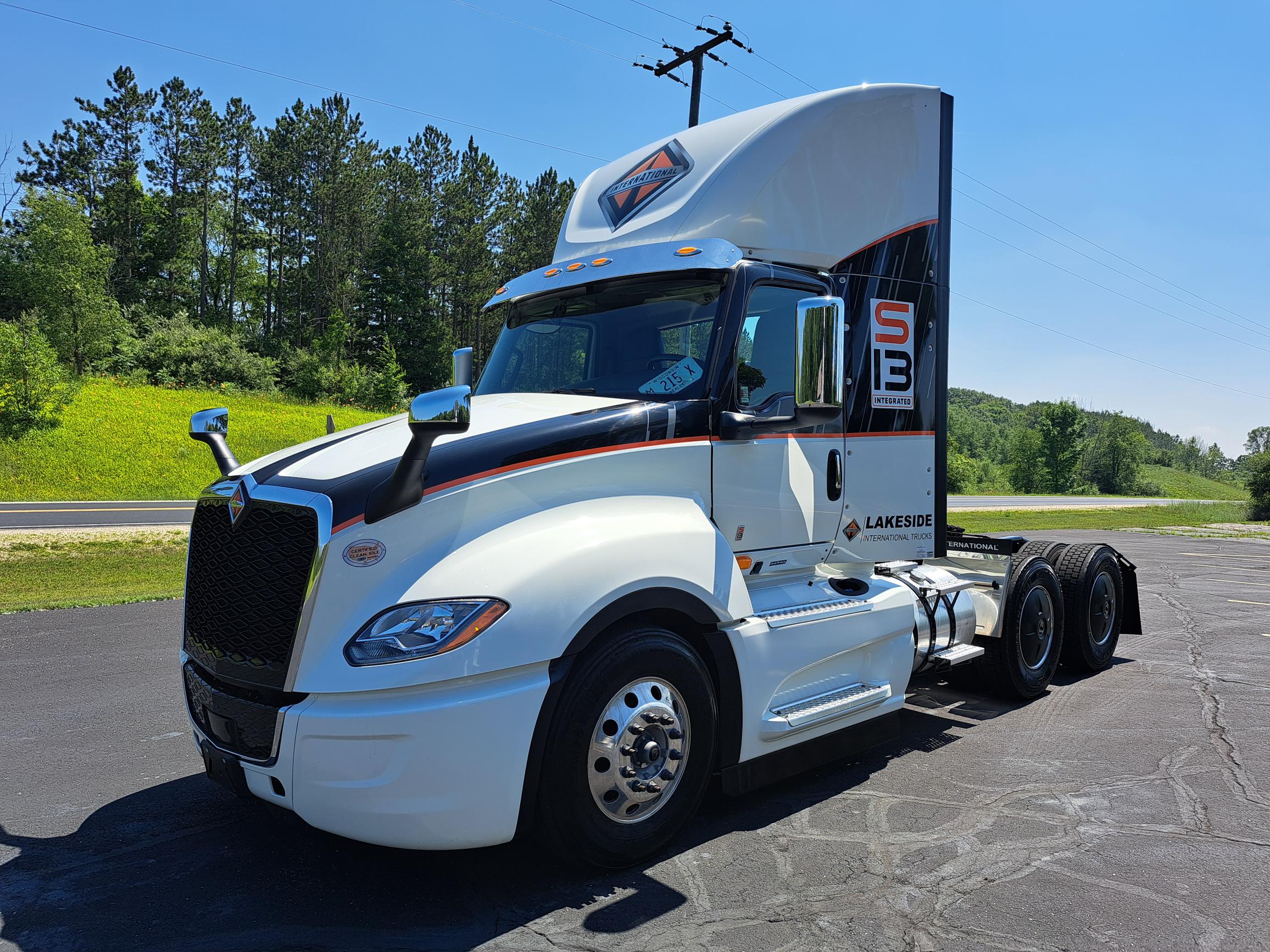 2025 INTERNATIONAL LT625 - image 3 of 6