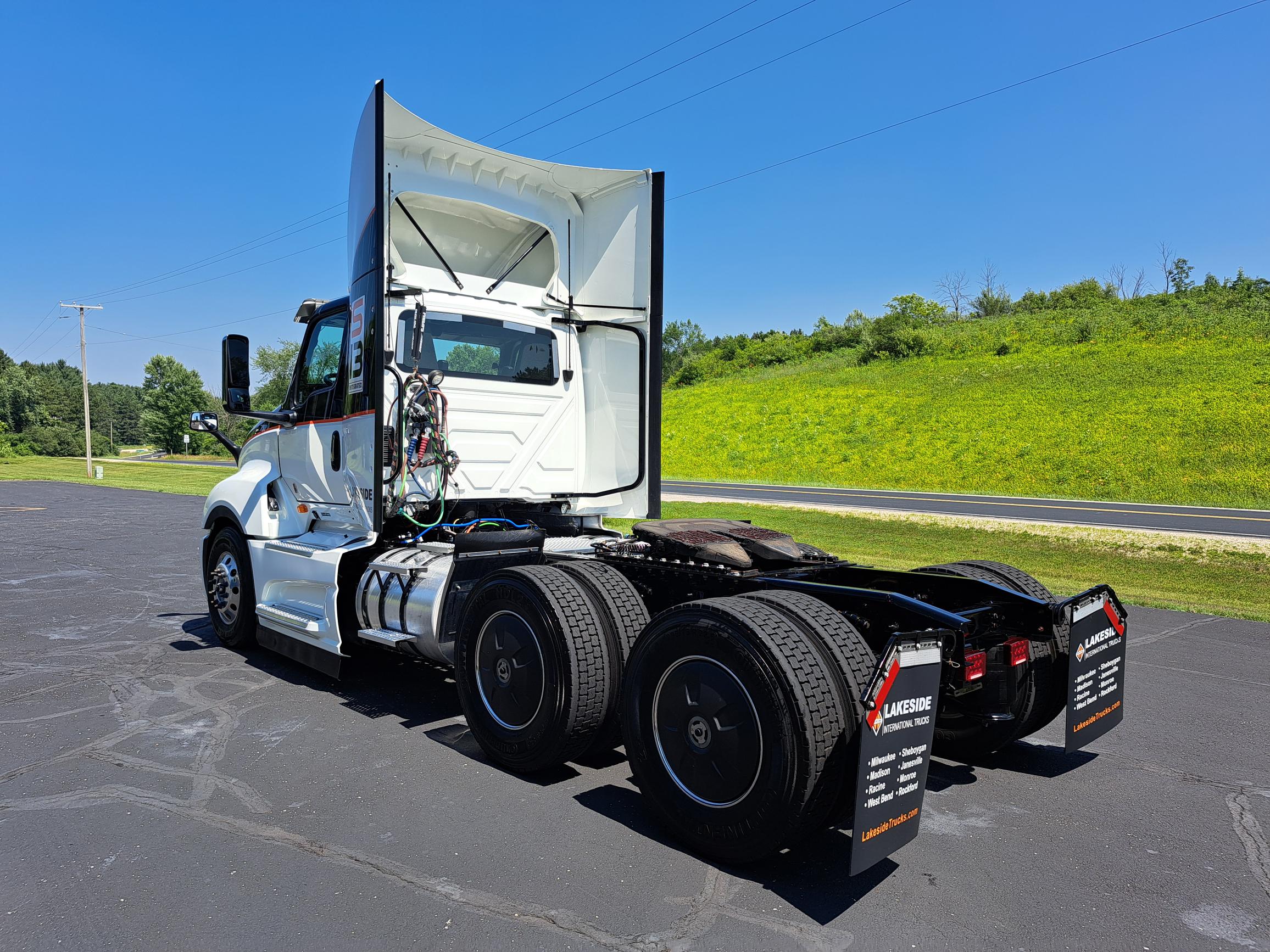 2025 INTERNATIONAL LT625 - image 4 of 6