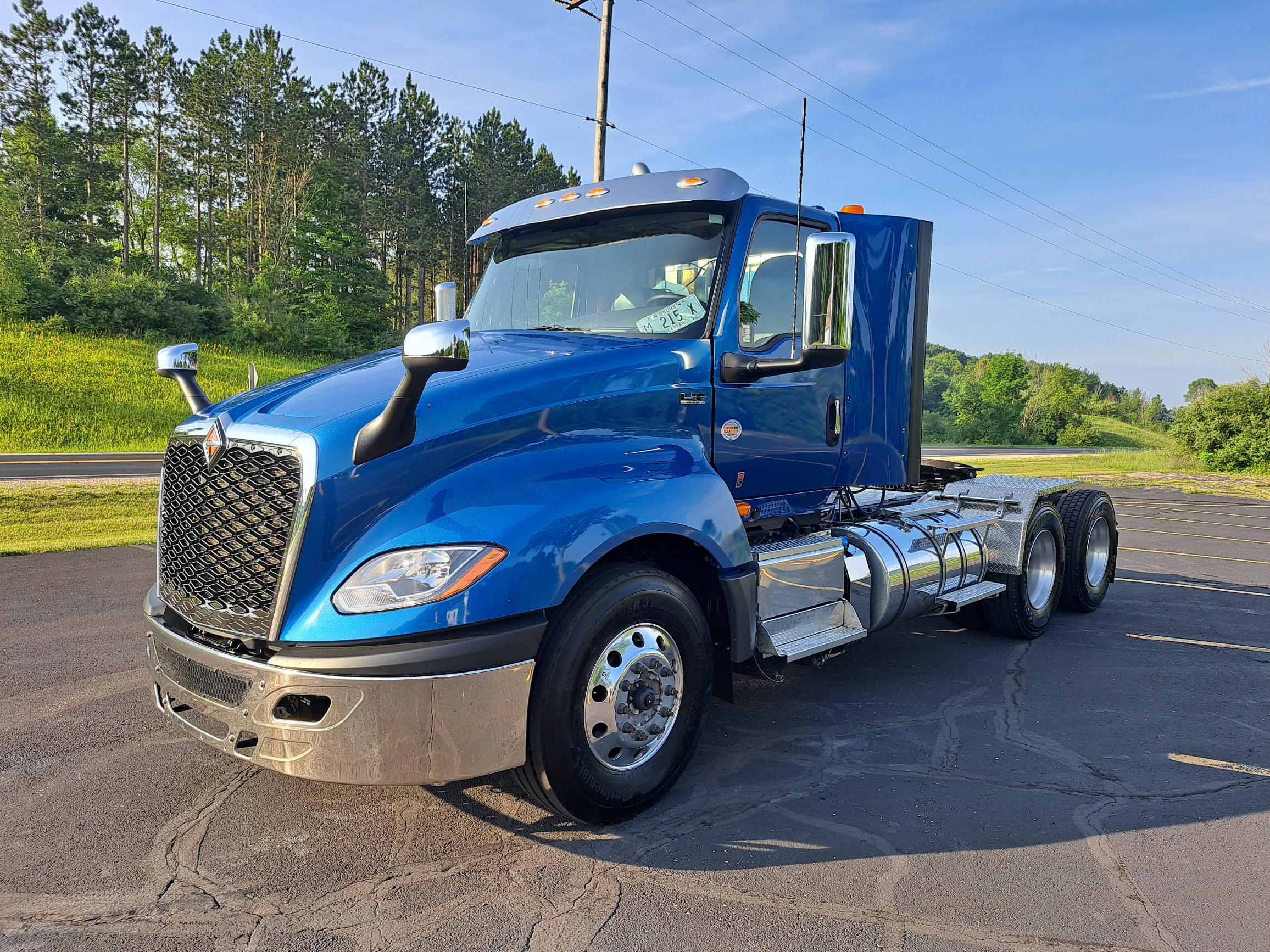 2025 INTERNATIONAL LT625 - image 3 of 6