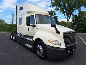 2021 International LT625 UT18106-01