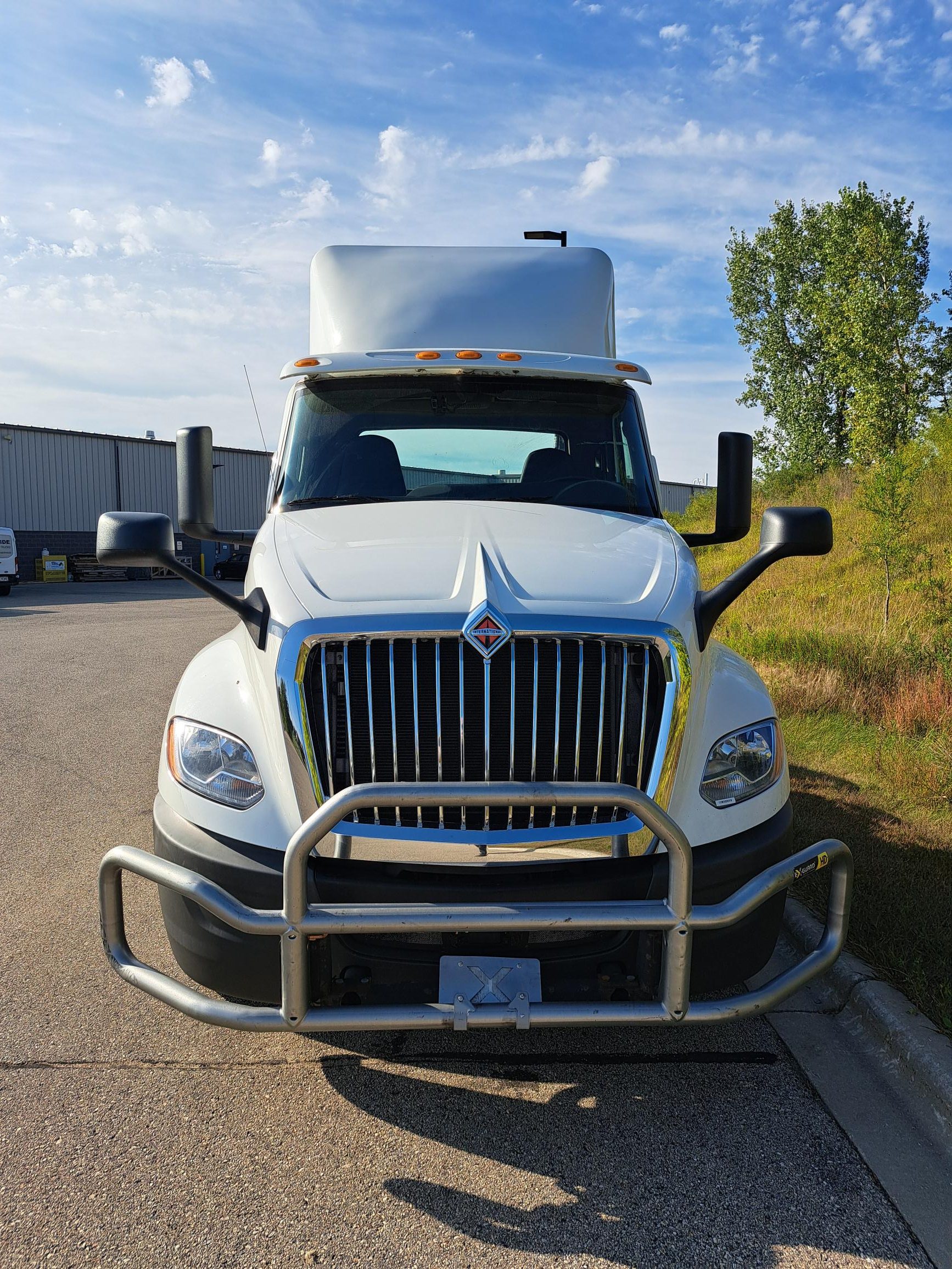 2019 INTERNATIONAL LT625 - image 5 of 6