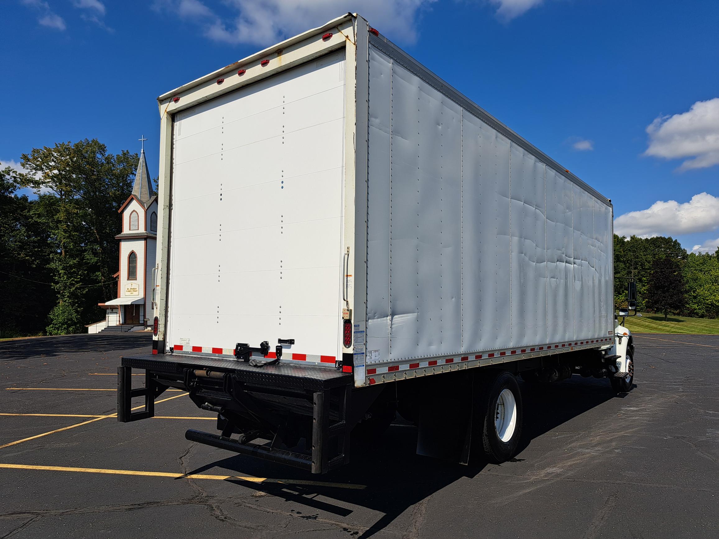 2019 INTERNATIONAL 4300 - image 2 of 6