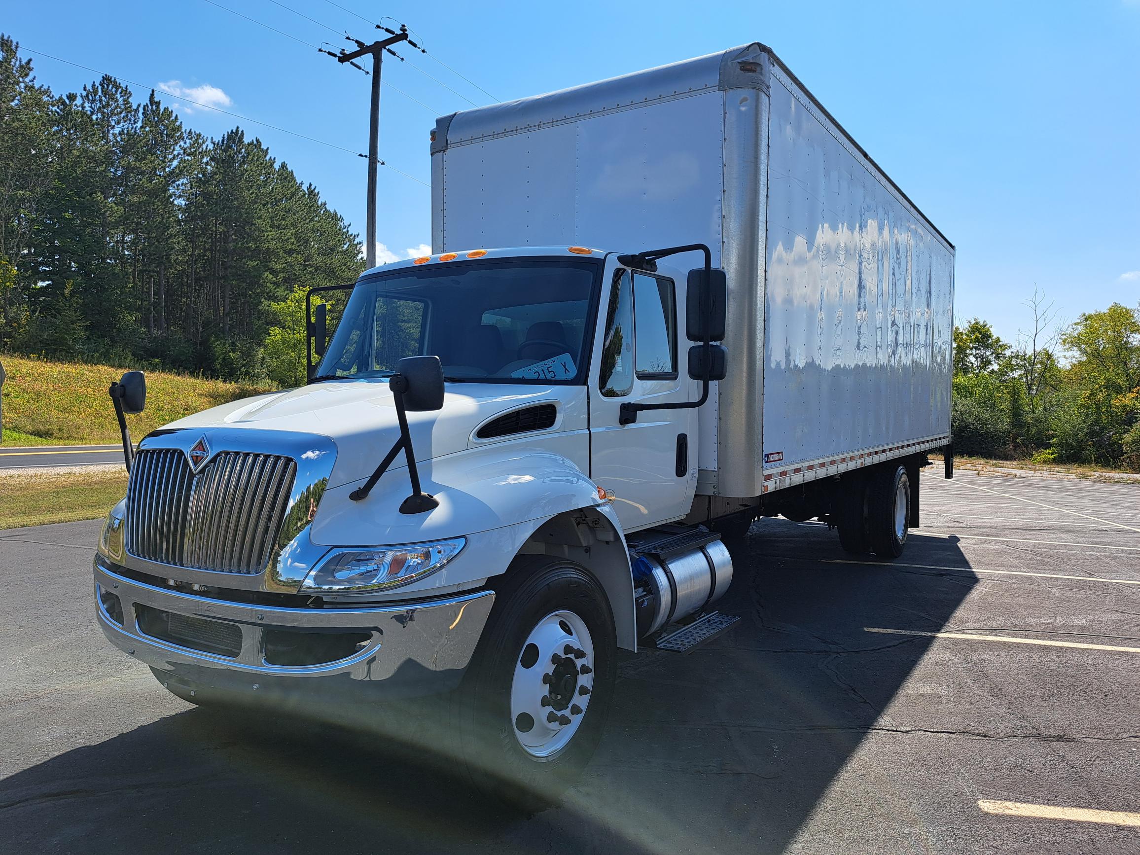 2019 INTERNATIONAL 4300 - image 3 of 6