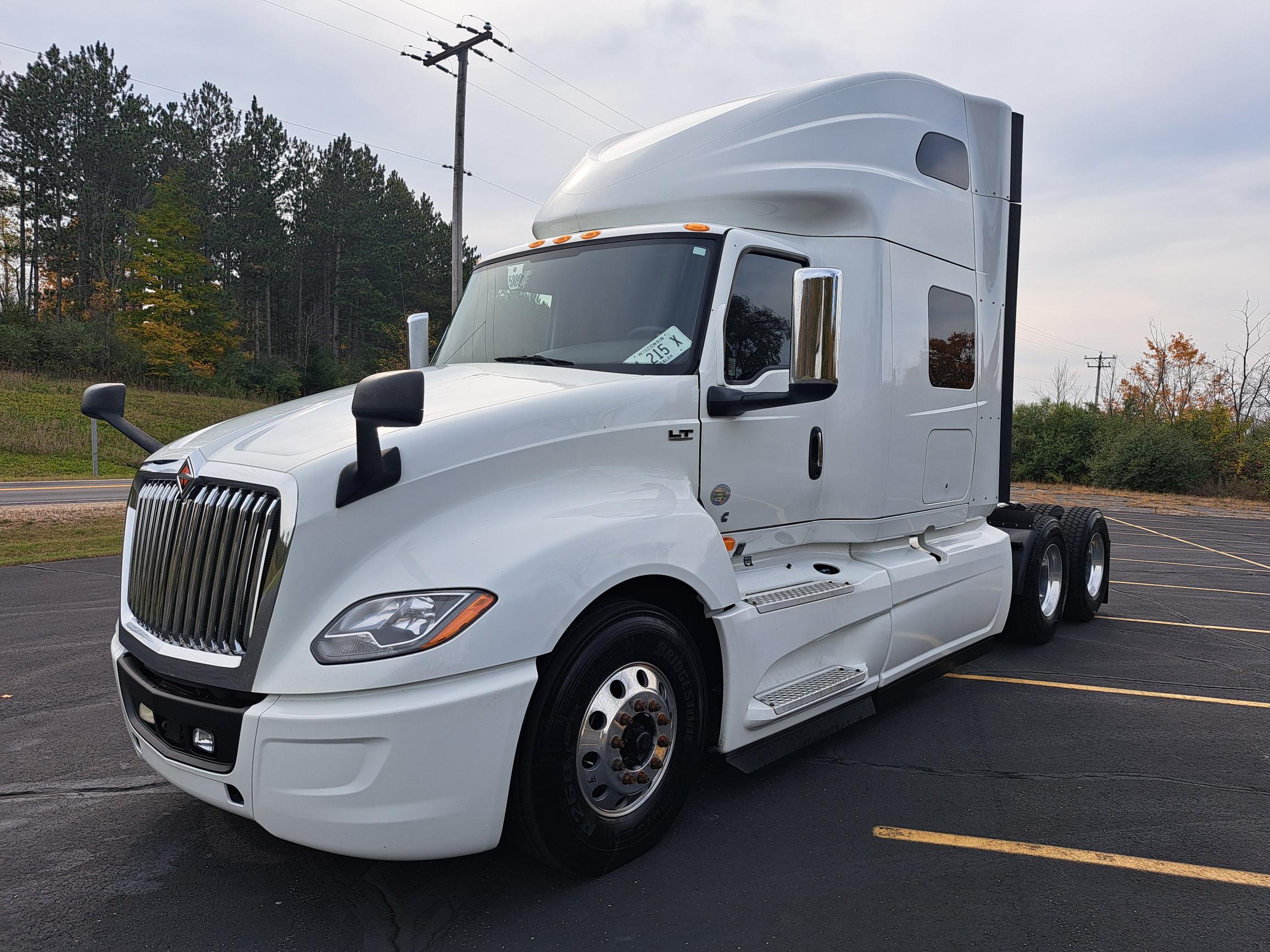 2019 INTERNATIONAL LT625 - image 3 of 6