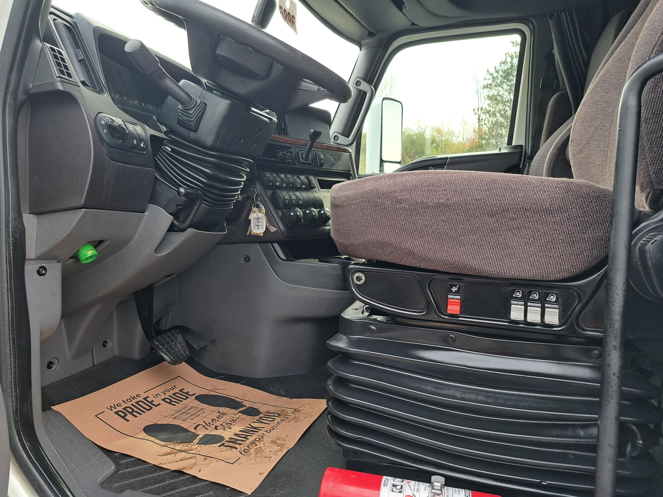 2019 INTERNATIONAL LT625 UT18121-09 2019 INTERNATIONAL LT625 UT18121-09