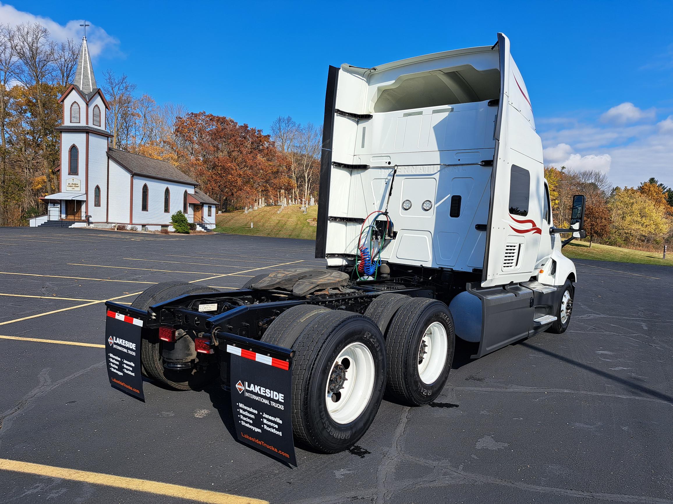 2022 INTERNATIONAL LT625 - image 2 of 6