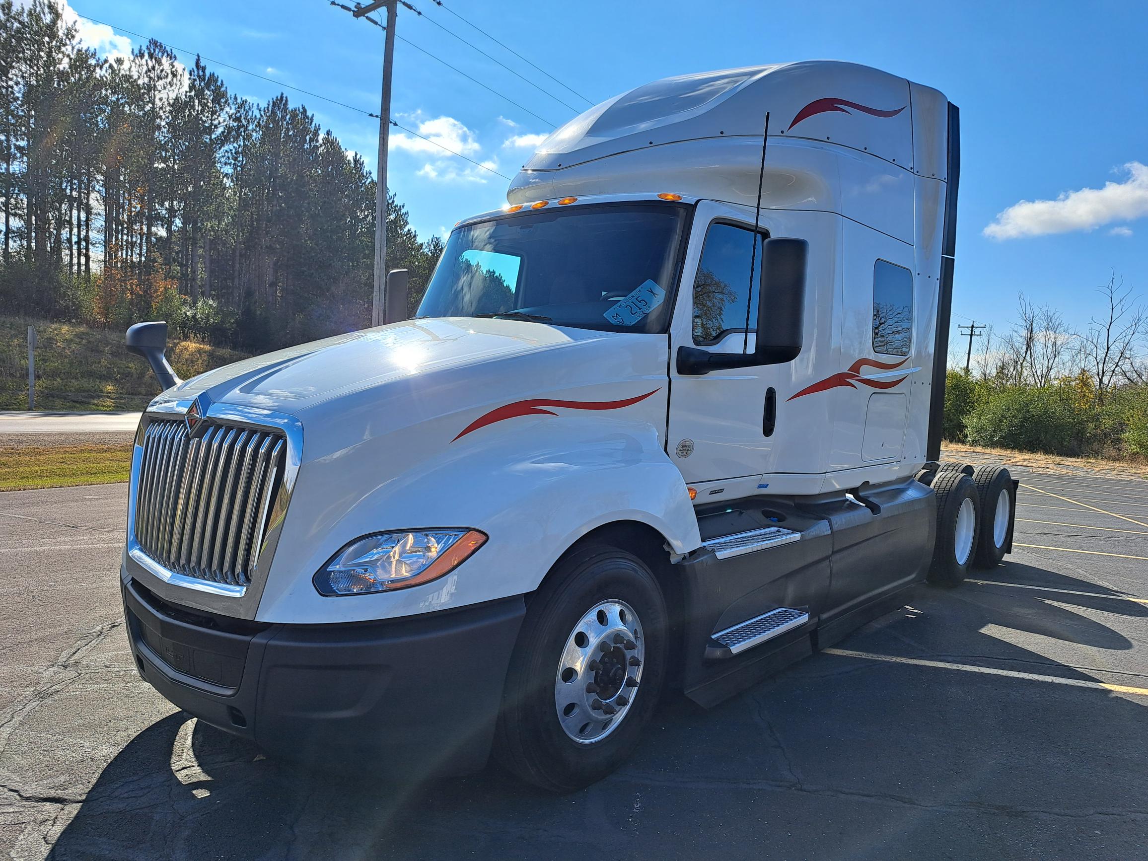2022 INTERNATIONAL LT625 - image 3 of 6