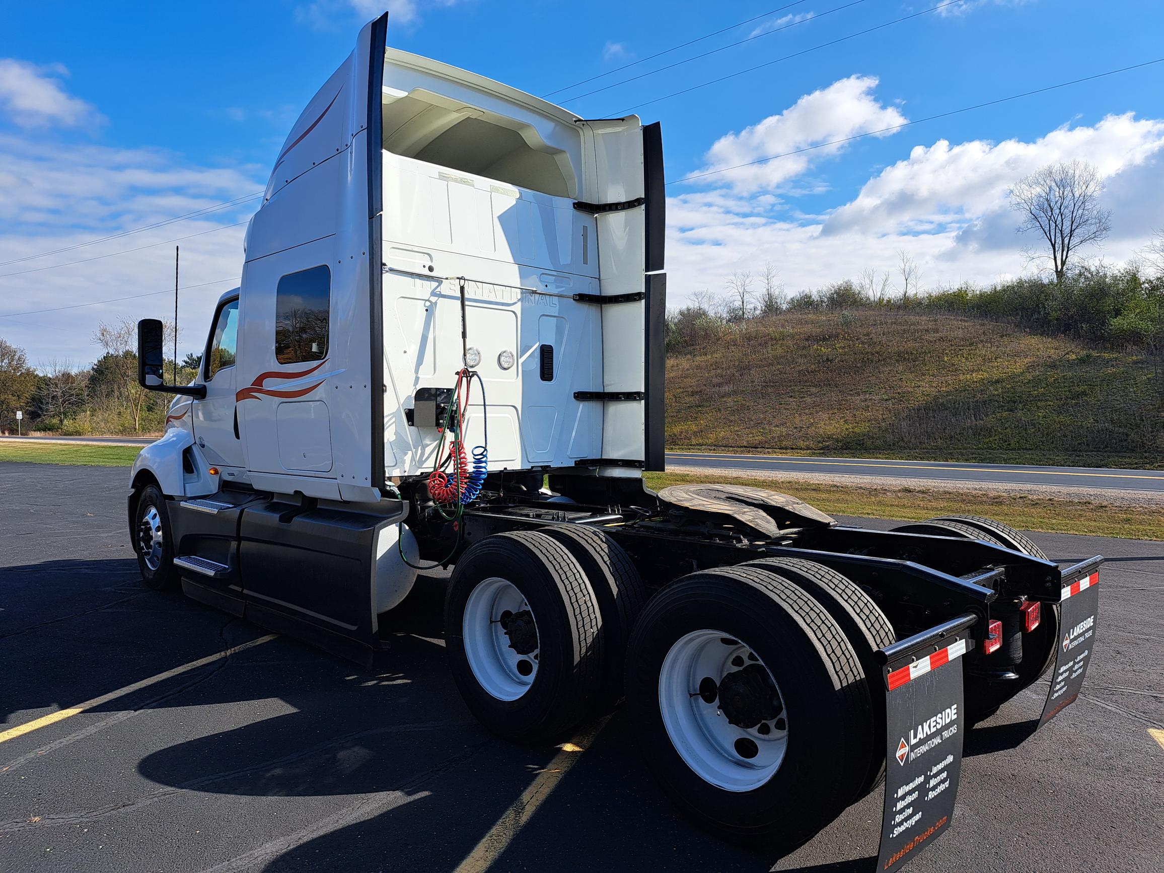 2022 INTERNATIONAL LT625 - image 4 of 6