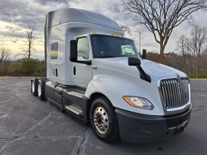 2022 INTERNATIONAL LT625 UT18124-01