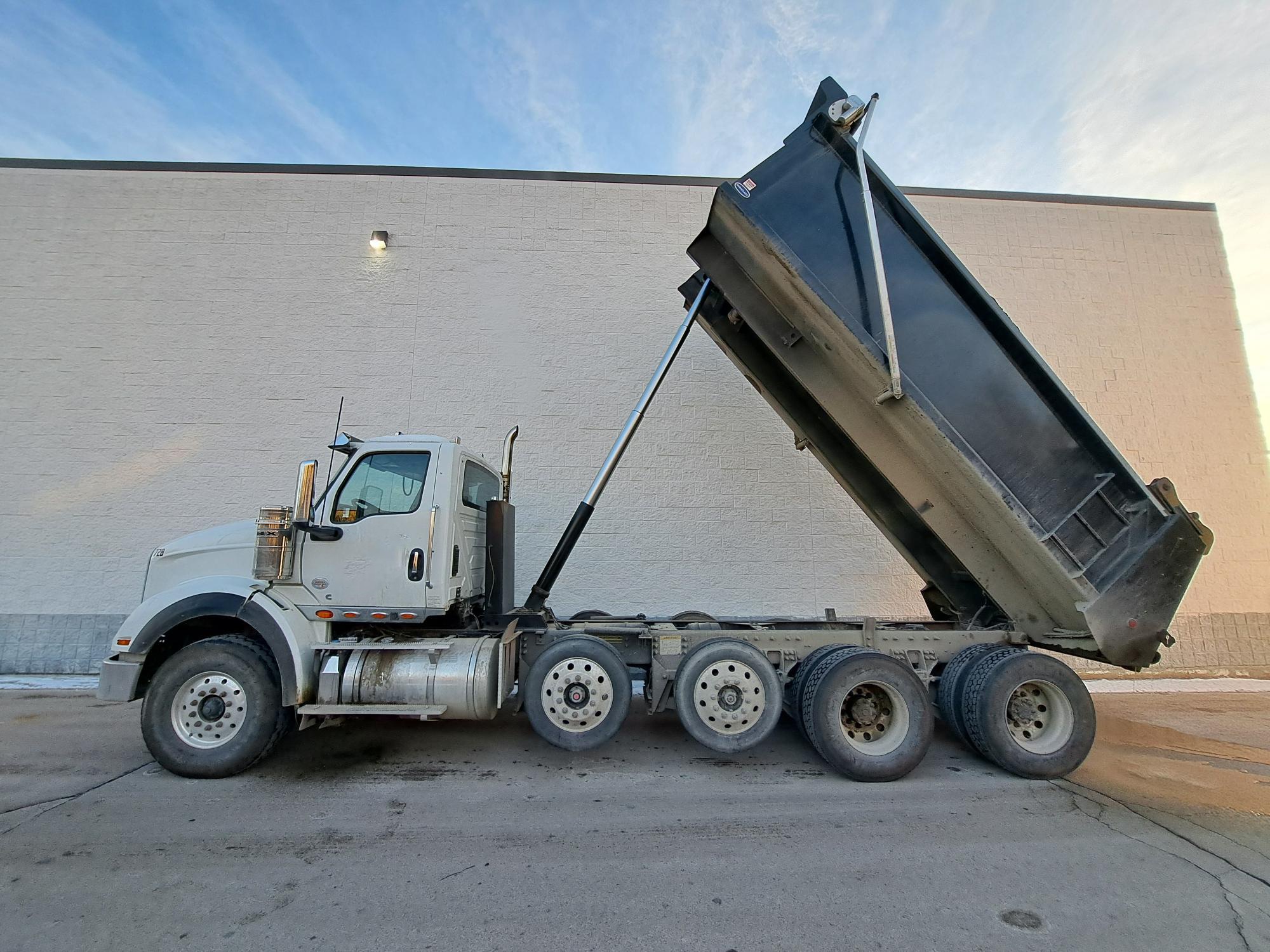 2022 INTERNATIONAL HX620 2022 INTERNATIONAL HX620 - image 2 of 6