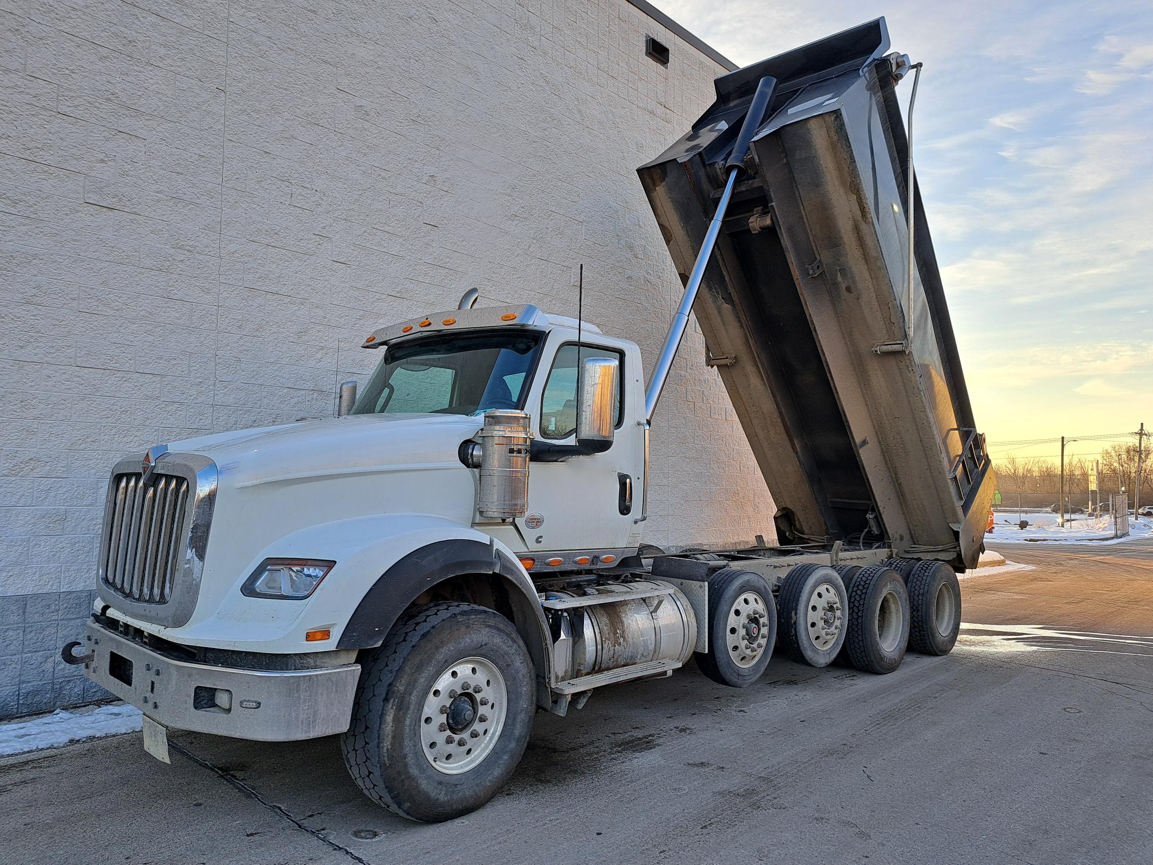 2022 INTERNATIONAL HX620 2022 INTERNATIONAL HX620 - image 4 of 6