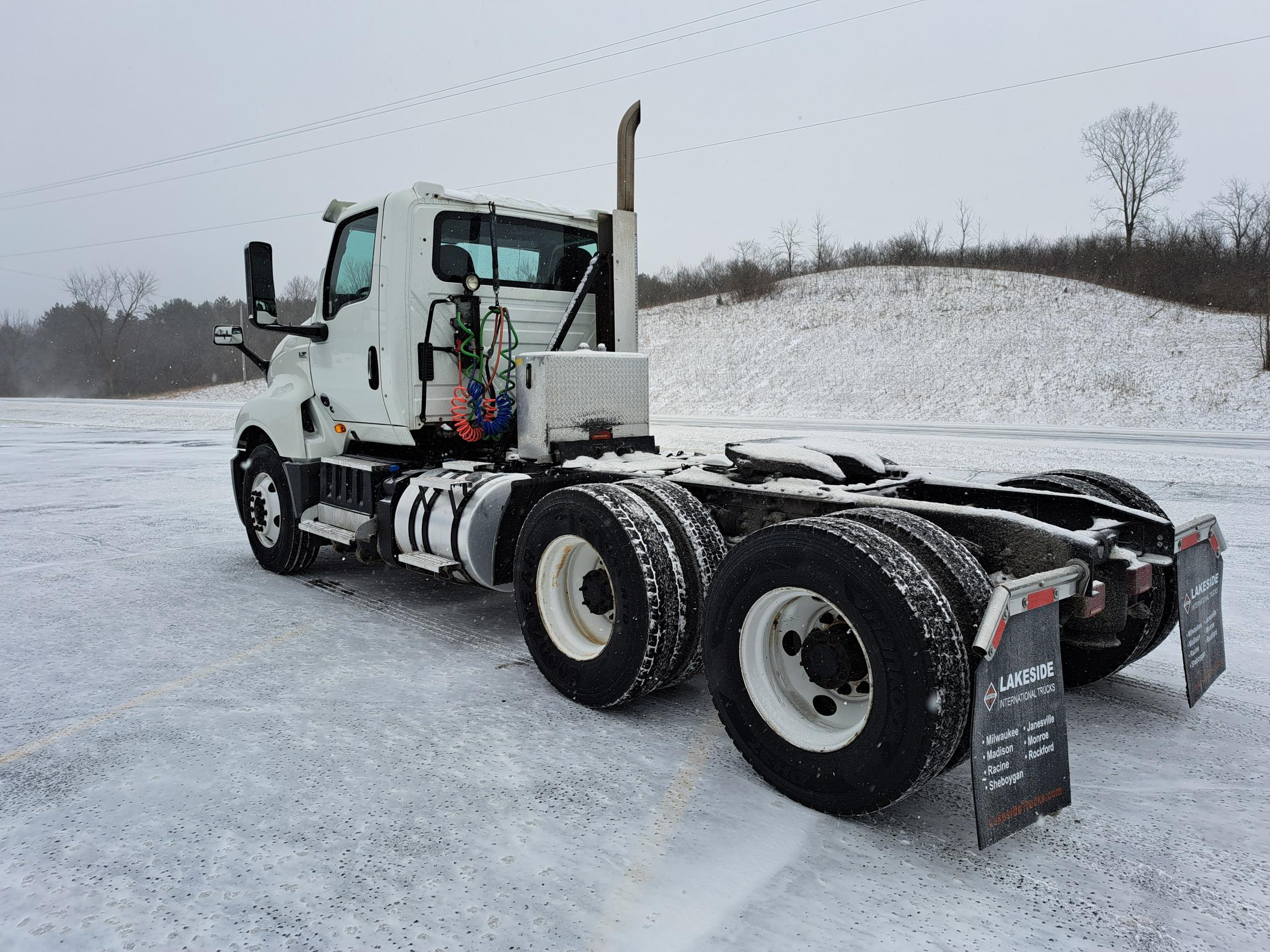 2019 INTERNATIONAL LT625 2019 INTERNATIONAL LT625 - image 4 of 6