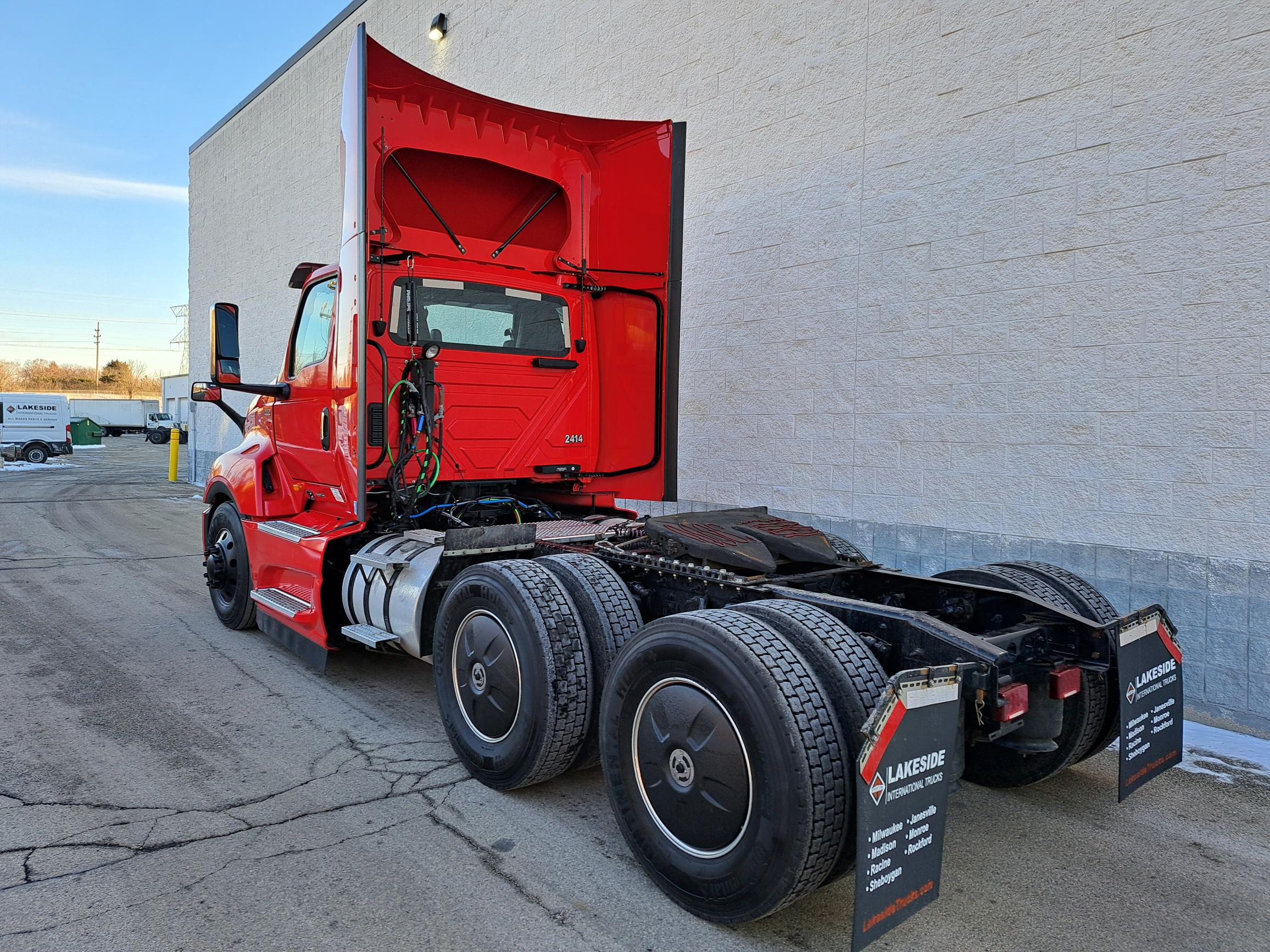 2024 INTERNATIONAL LT625 2024 INTERNATIONAL LT625 - image 4 of 6