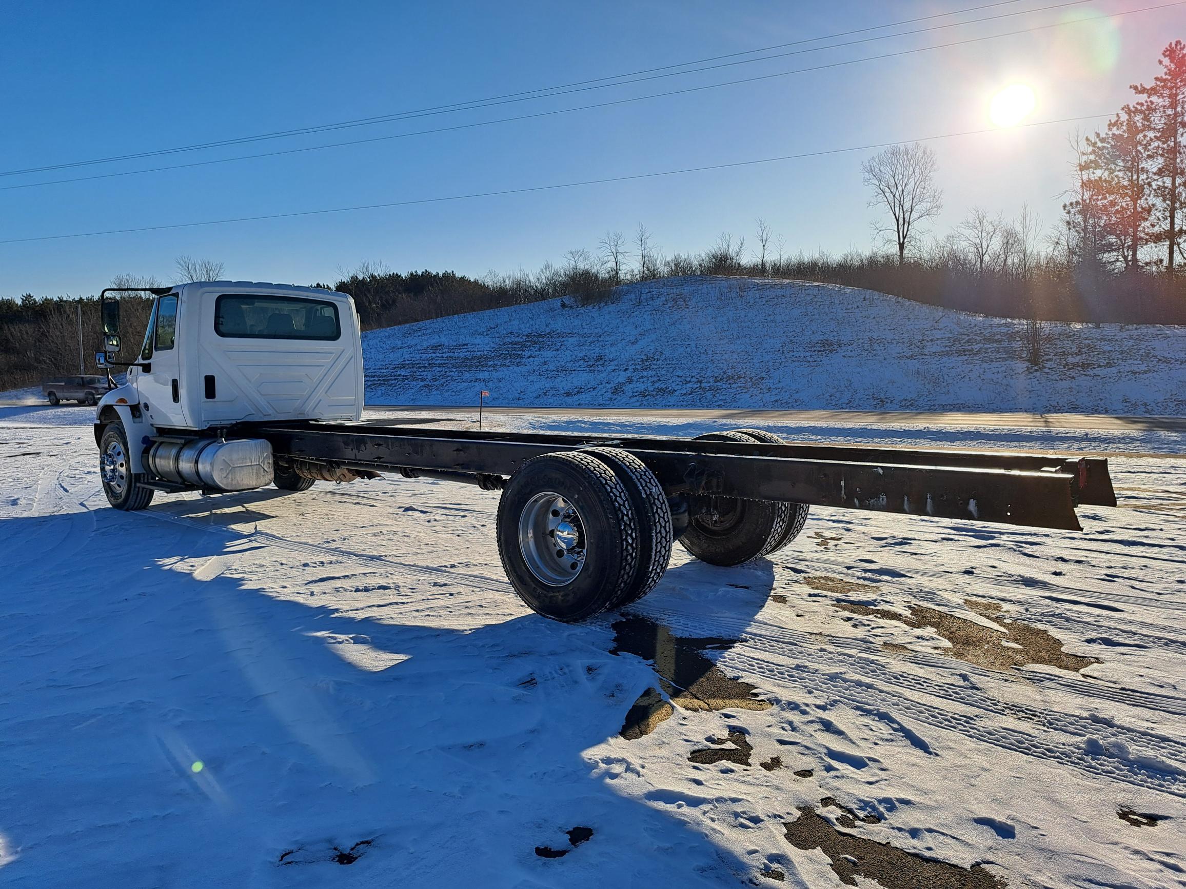 2019 INTERNATIONAL 4300 2019 INTERNATIONAL 4300 - image 4 of 6