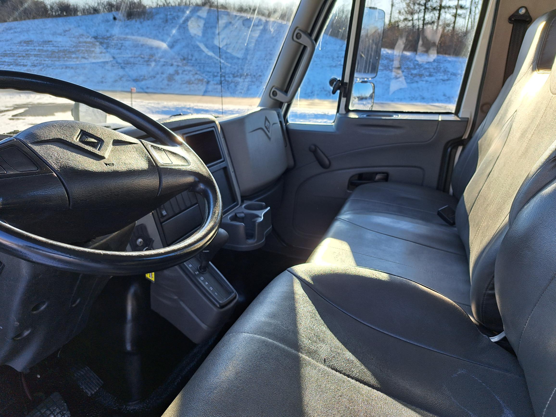 2019 INTERNATIONAL 4300 UT47053-10 2019 INTERNATIONAL 4300 UT47053-10