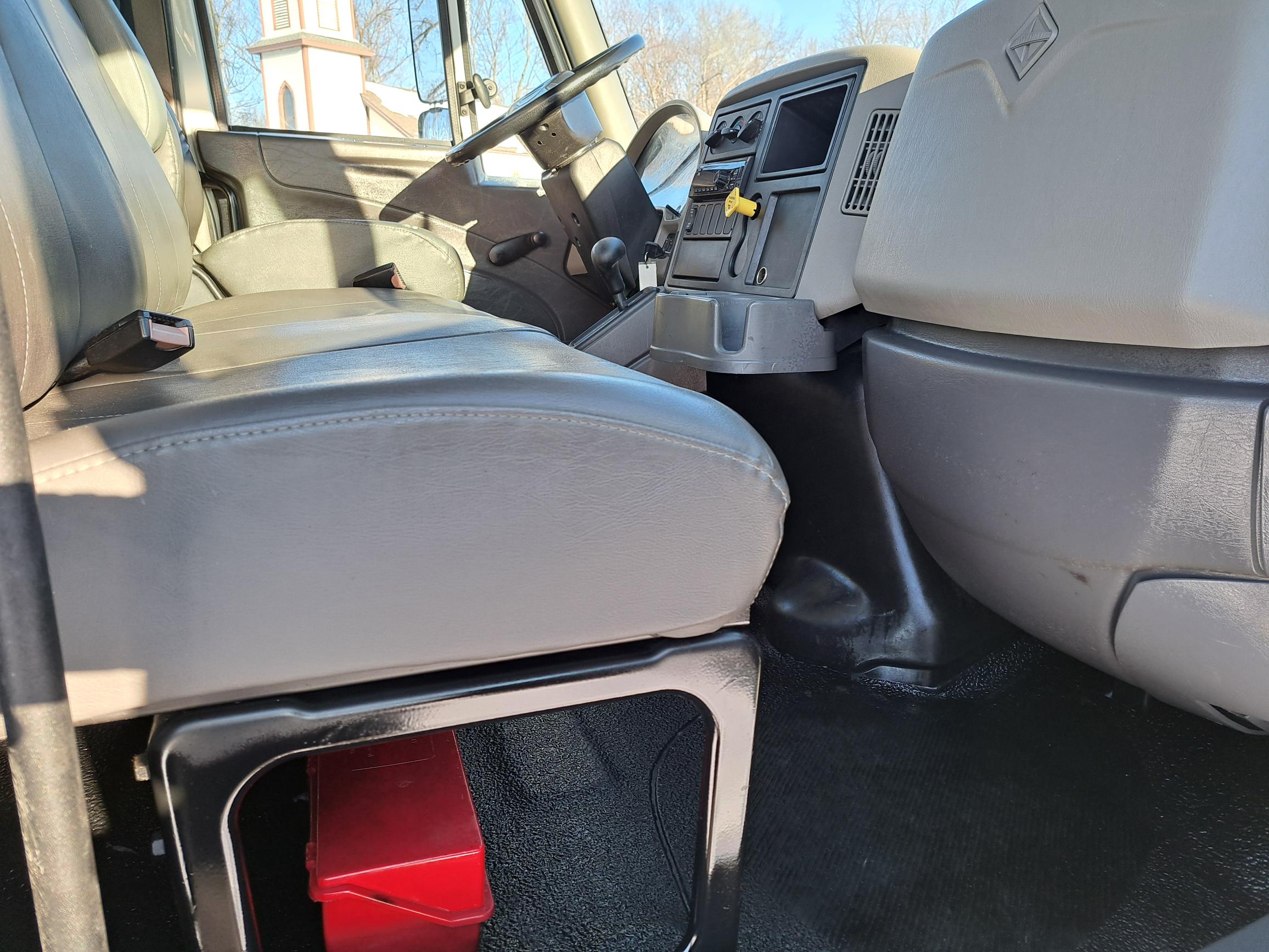 2019 INTERNATIONAL 4300 UT47053-13 2019 INTERNATIONAL 4300 UT47053-13