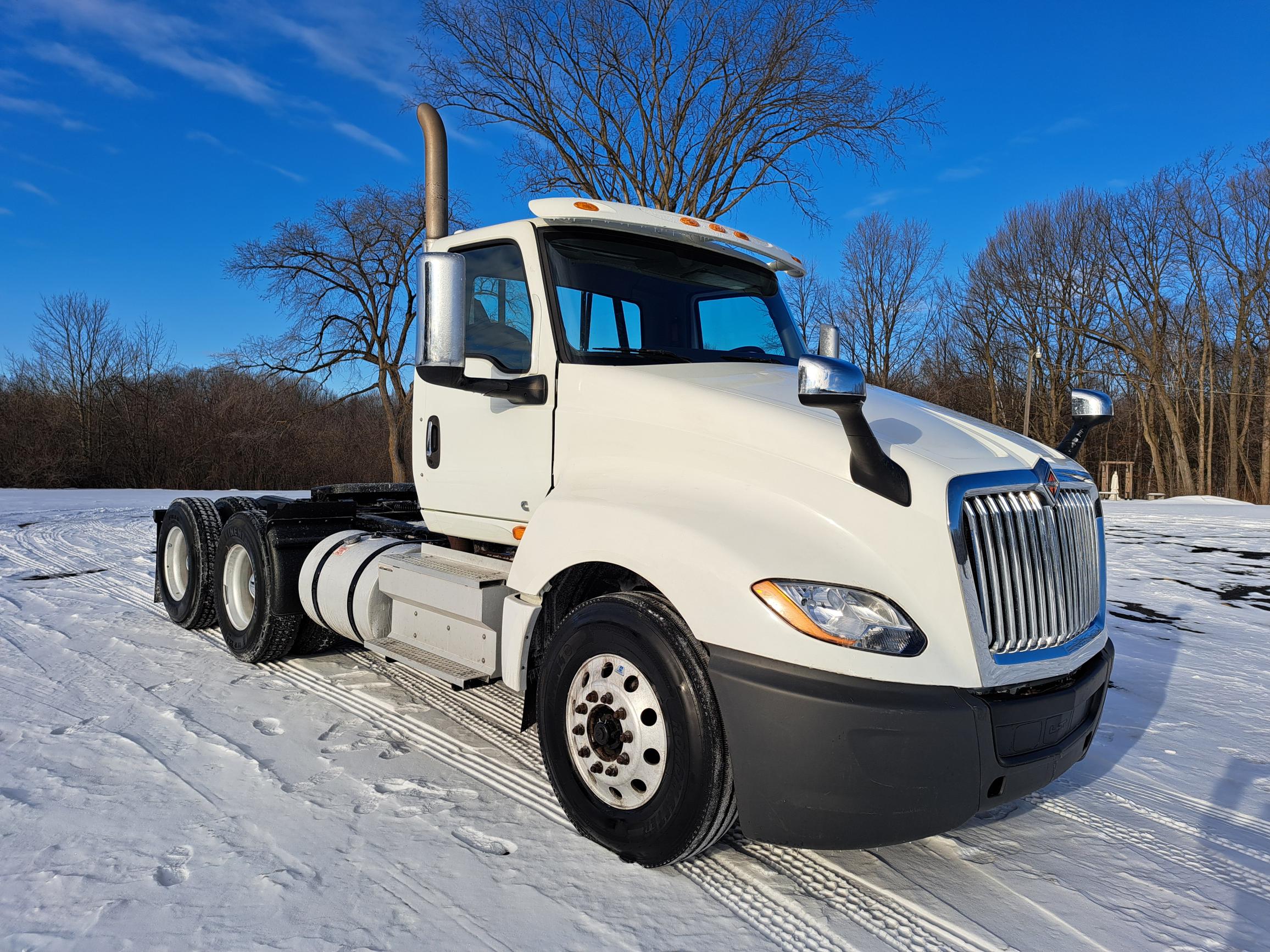 2020 INTERNATIONAL LT625 2020 INTERNATIONAL LT625 - image 1 of 6