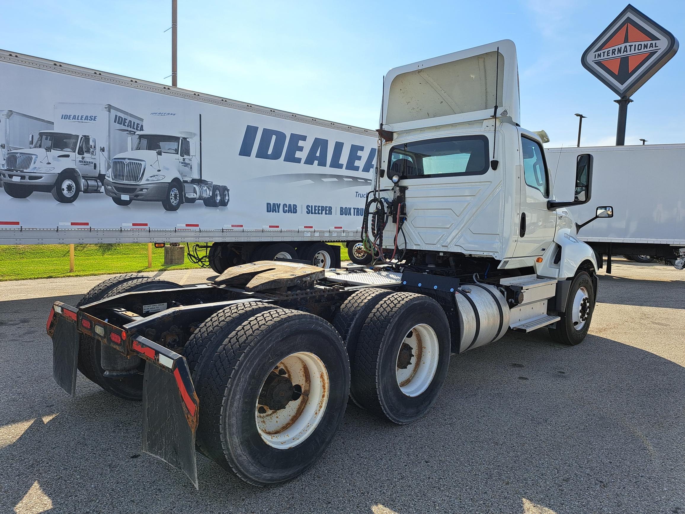 2019 INTERNATIONAL LT625 2019 INTERNATIONAL LT625 - image 5 of 6