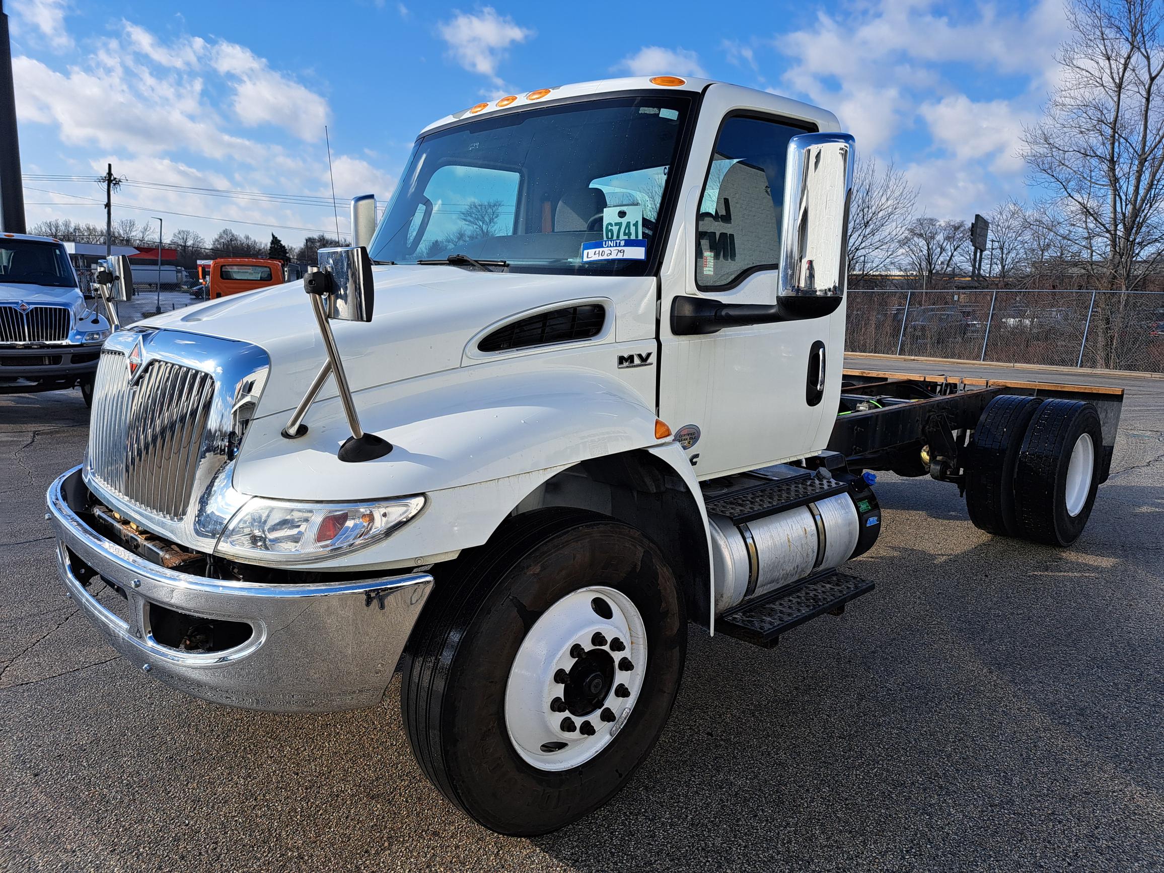 2020 INTERNATIONAL MV607 2020 INTERNATIONAL MV607 - image 2 of 6