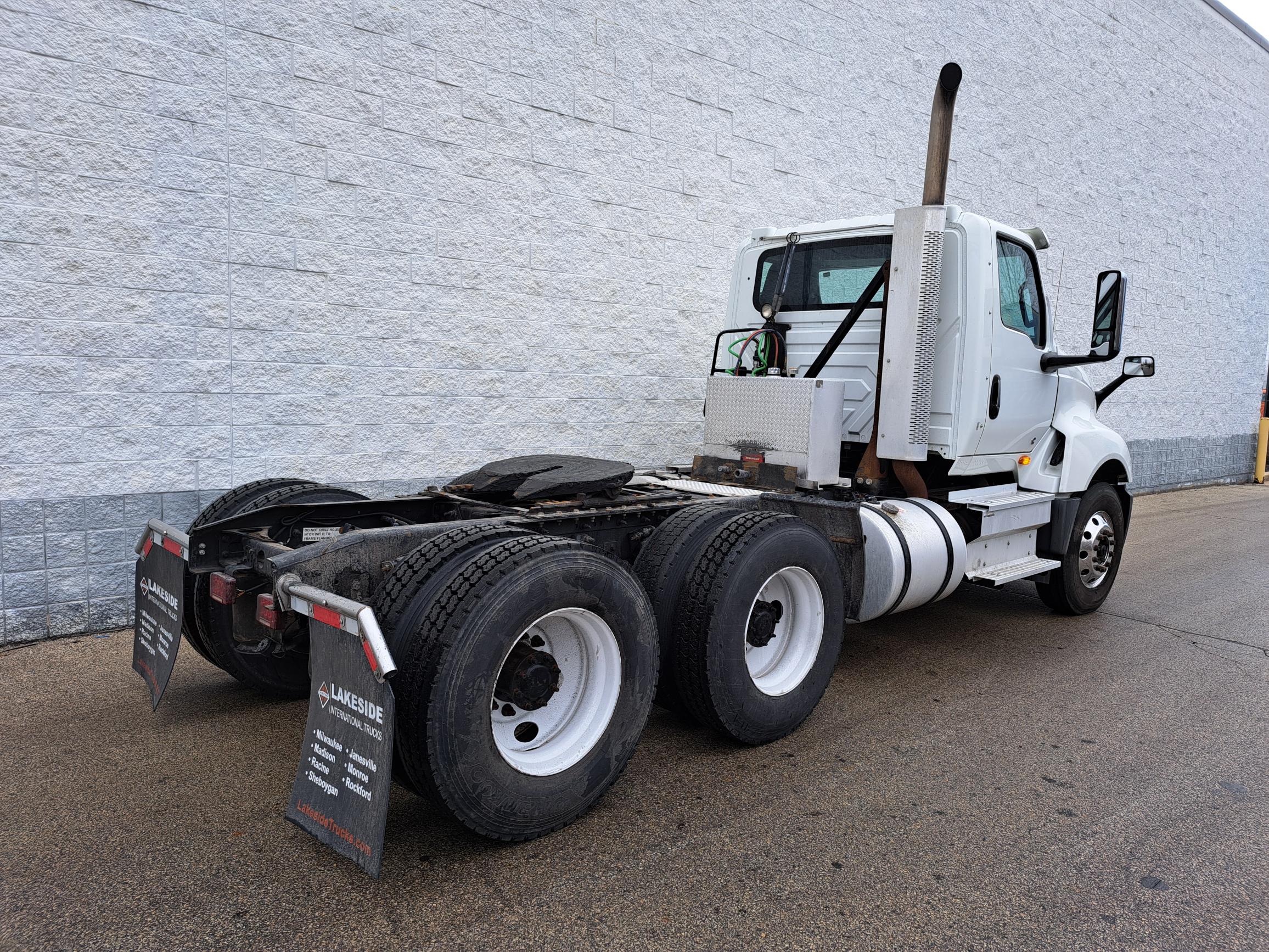 2019 INTERNATIONAL LT625 2019 INTERNATIONAL LT625 - image 3 of 6