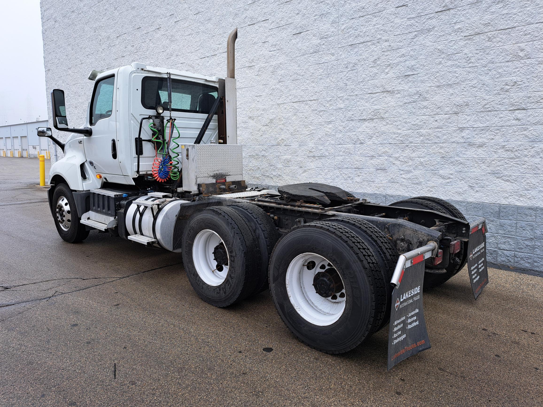 2019 INTERNATIONAL LT625 2019 INTERNATIONAL LT625 - image 4 of 6