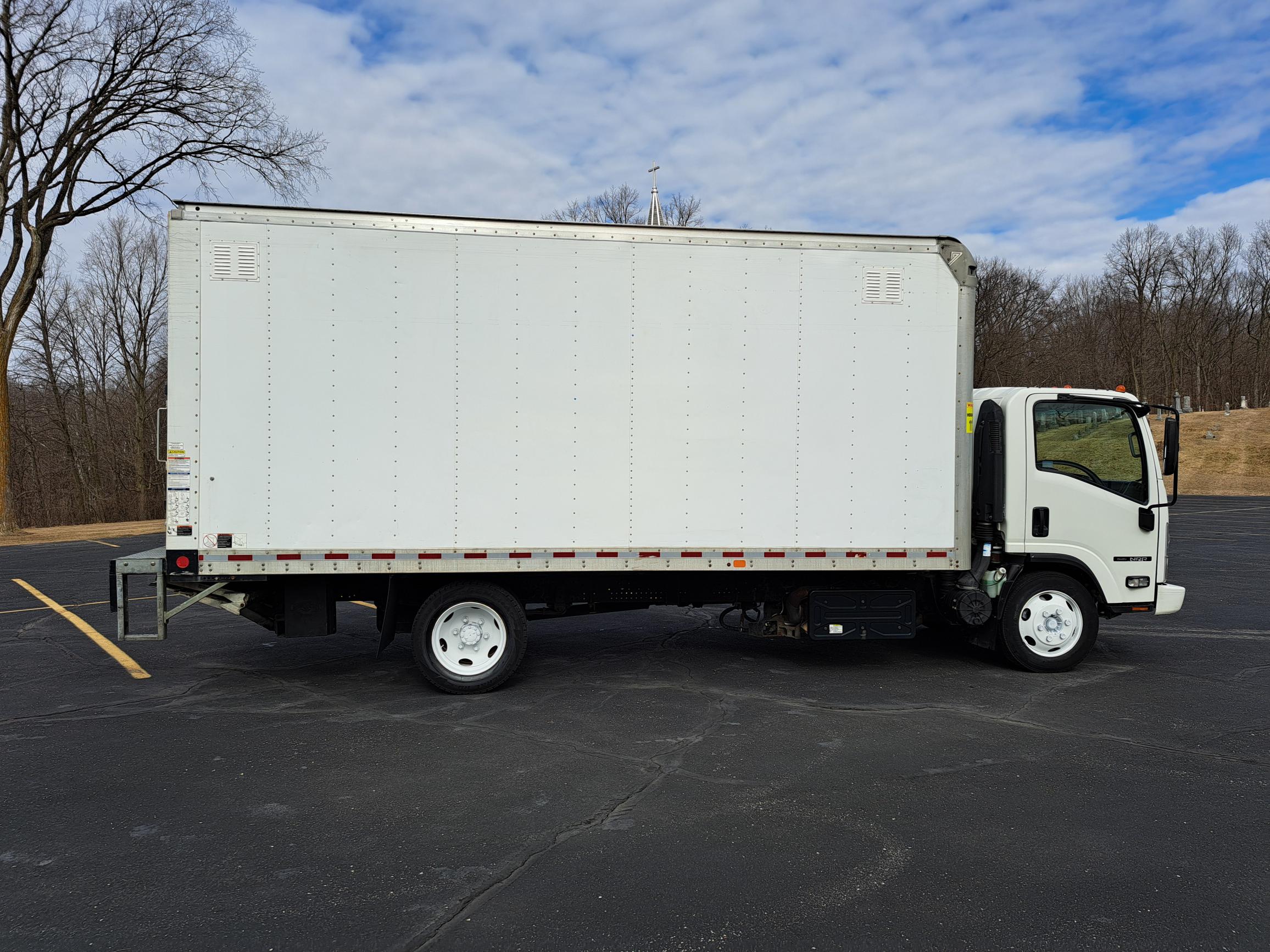 2018 Isuzu NRR UT18161-09 2018 Isuzu NRR UT18161-09