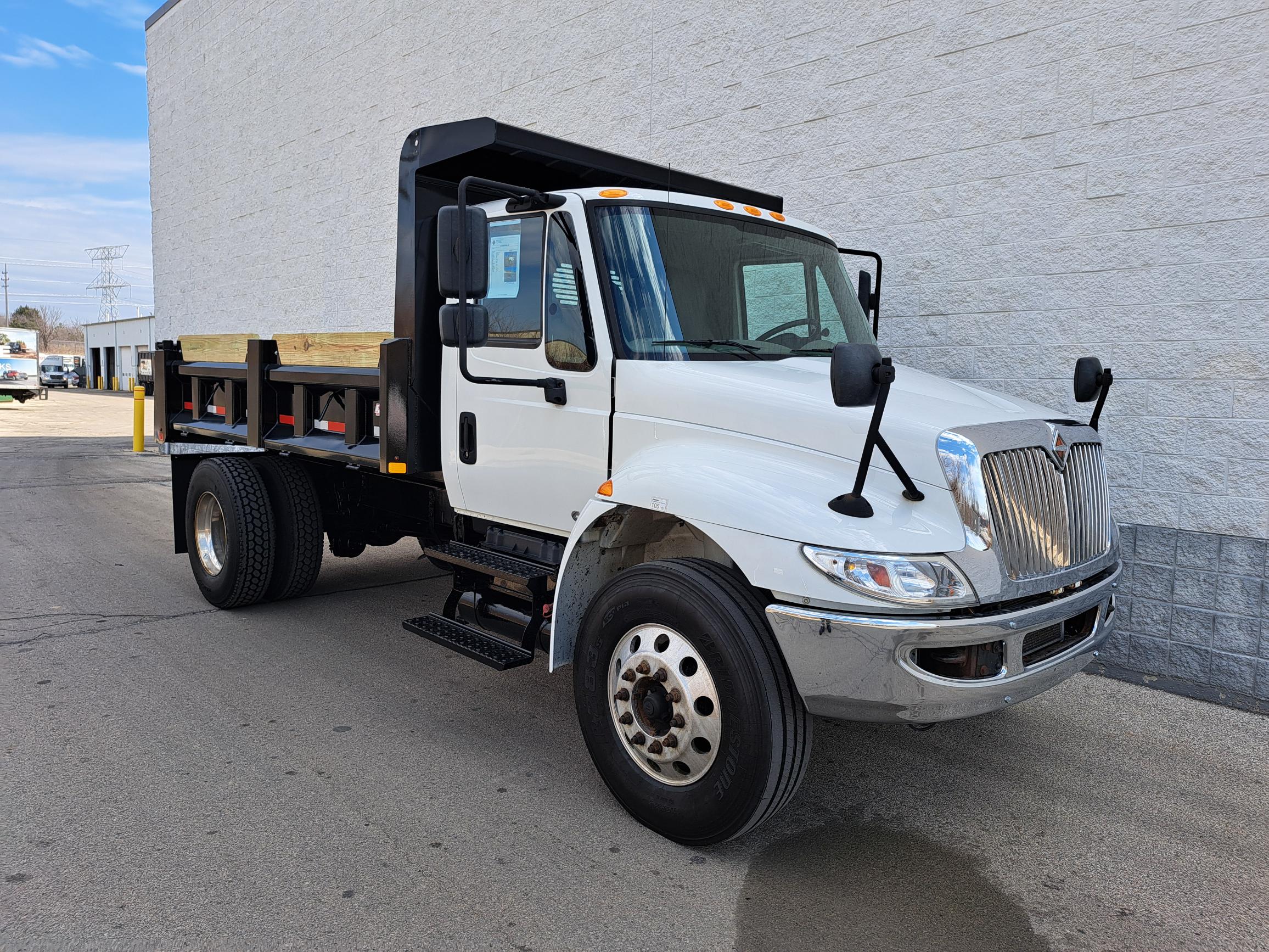 2019 INTERNATIONAL 4300 2019 INTERNATIONAL 4300 - image 1 of 6