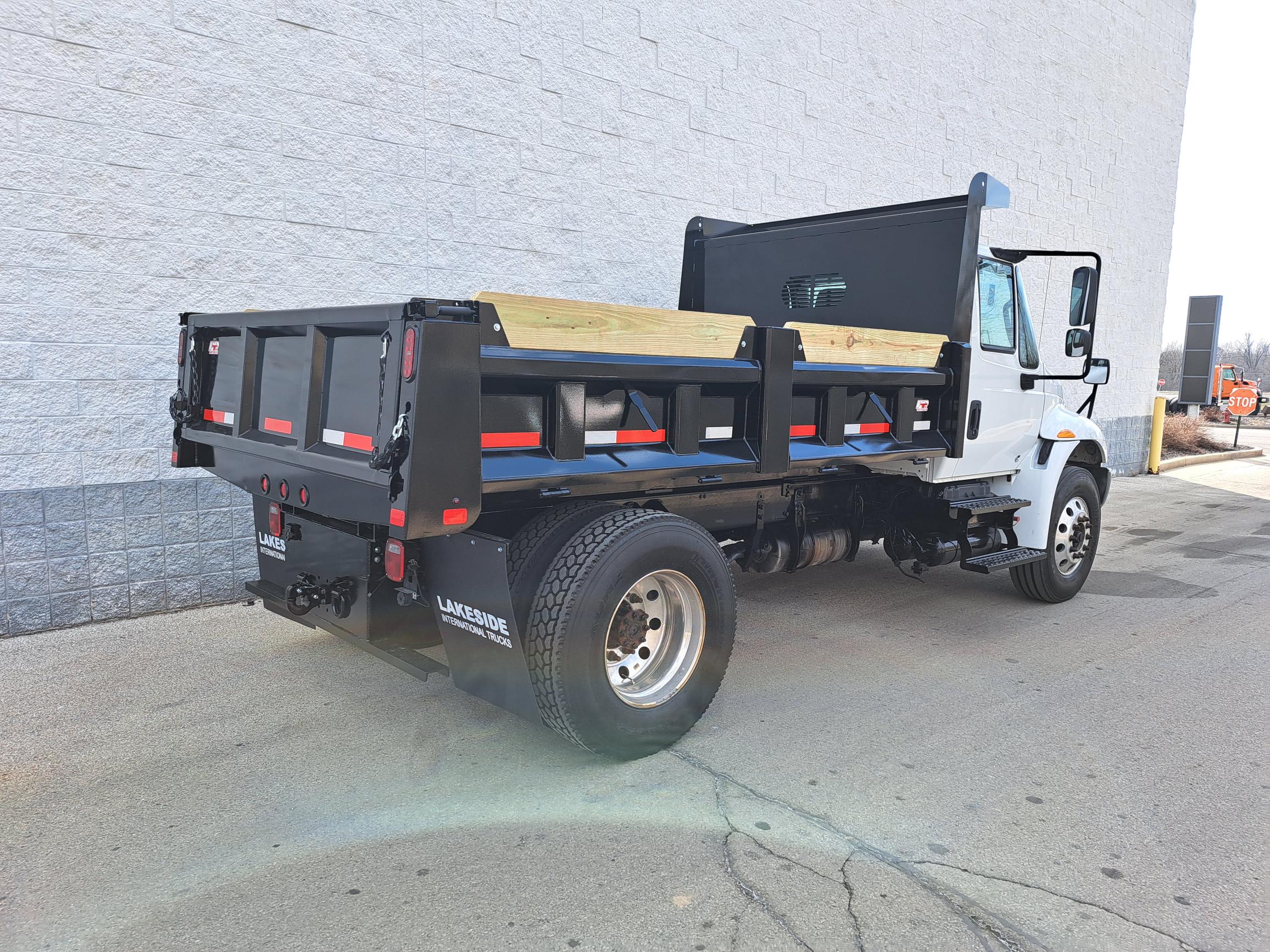 2019 INTERNATIONAL 4300 2019 INTERNATIONAL 4300 - image 2 of 6